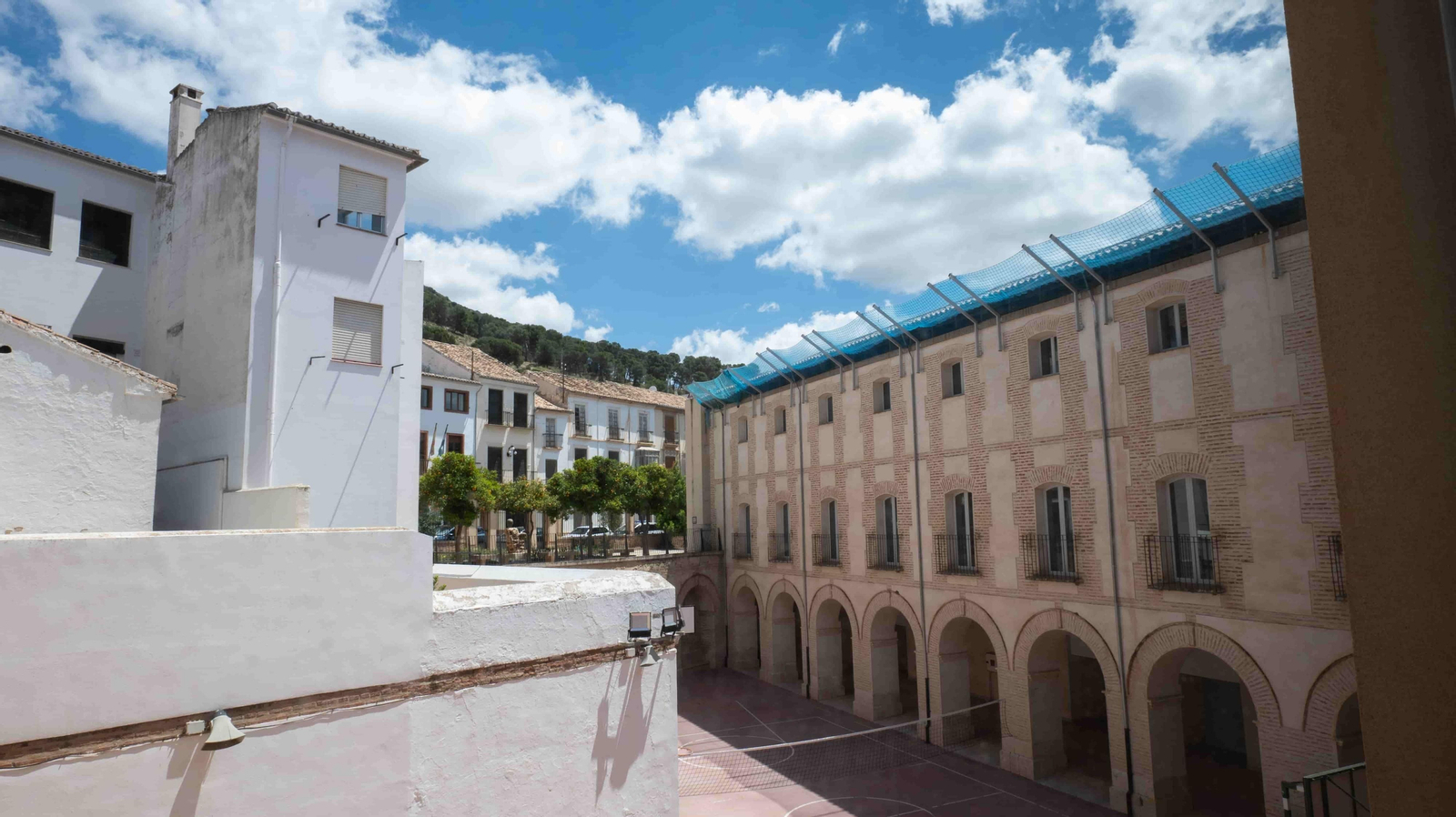 Situación actual de la cubierta del instituto. Situación actual de la cubierta del instituto.