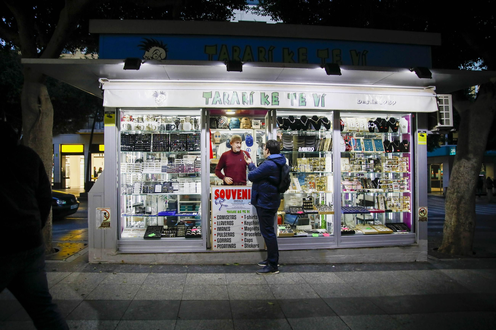 Imágenes de los kioscos en el paseo de Almería