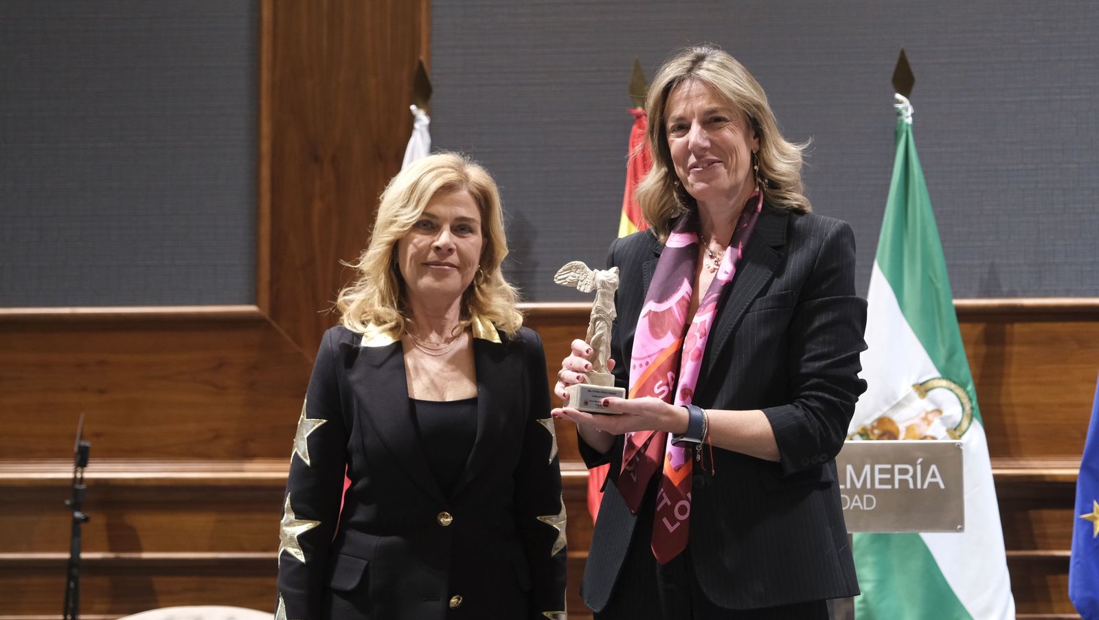Entrega de los galardones por el Día Internacional de la Mujer, en imágenes