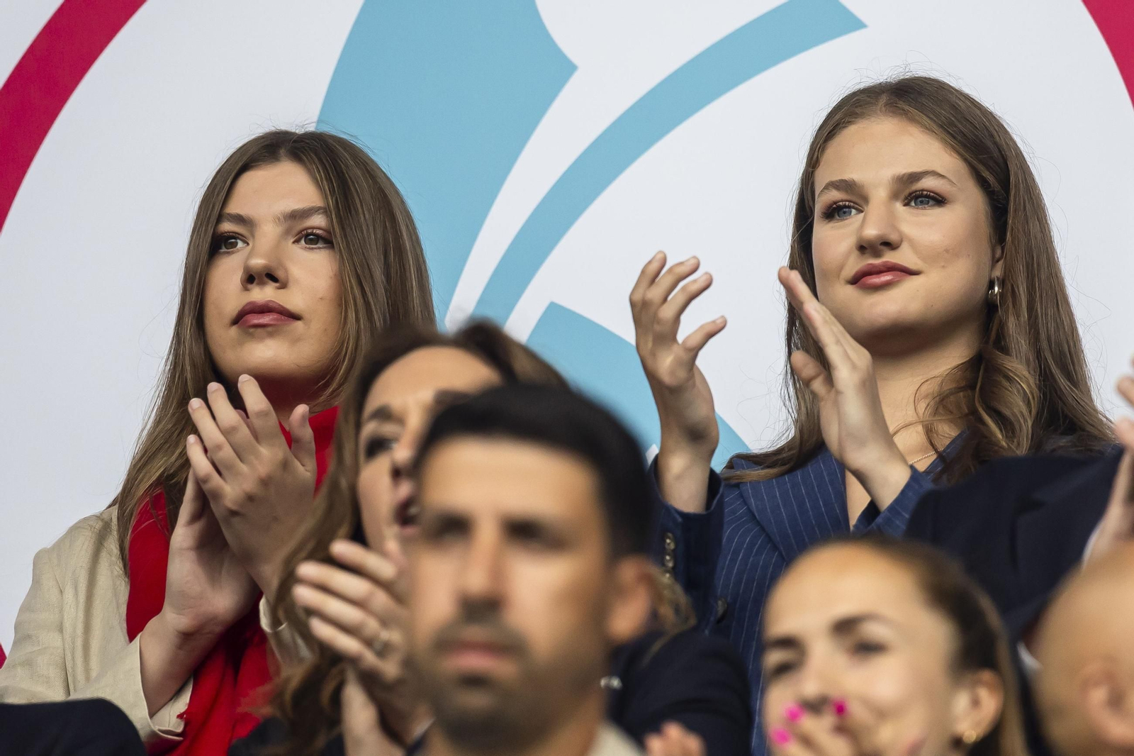 La princesa Leonor junto a su hermana la infanta Sofía