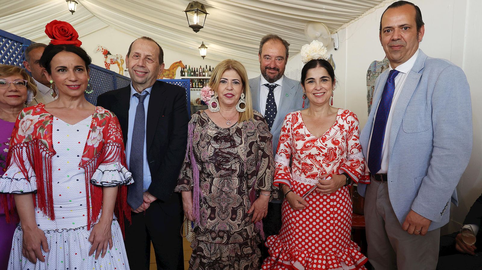 Silvia Calzón, secretaria de Estado de Sanidad; José Antonio Carrizosa, director de Publicaciones del Grupo Joly; Mamen Sánchez, alcaldesa de Jerez; Tomás Valiente, director general del Grupo Joly; Carolina Darias, ministra de Sanidad; y Daniel Lamparero, director de Diario de Jerez.