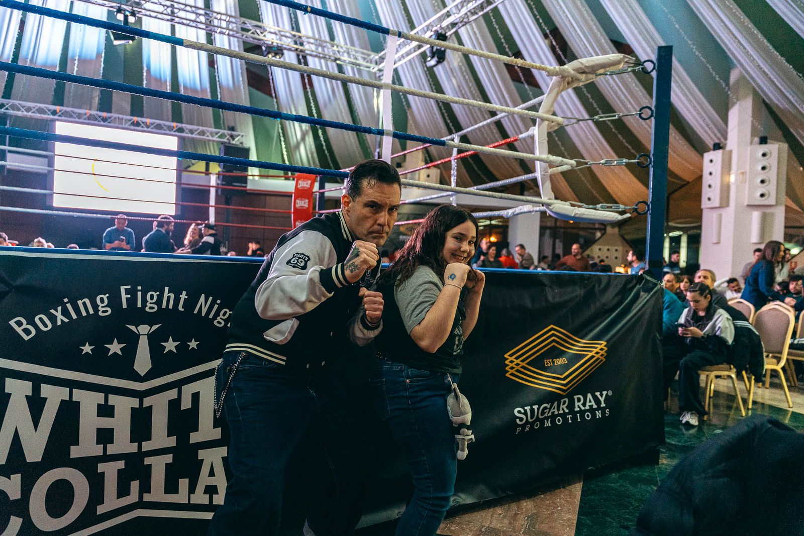 En imágenes: golpes solidarios en una impresionante White Collar Boxing