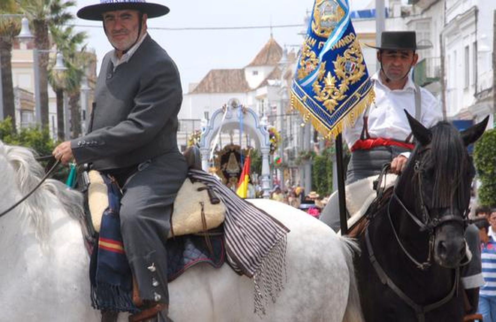 La hermandad de San Fernando comenzó su camino. /Rioja