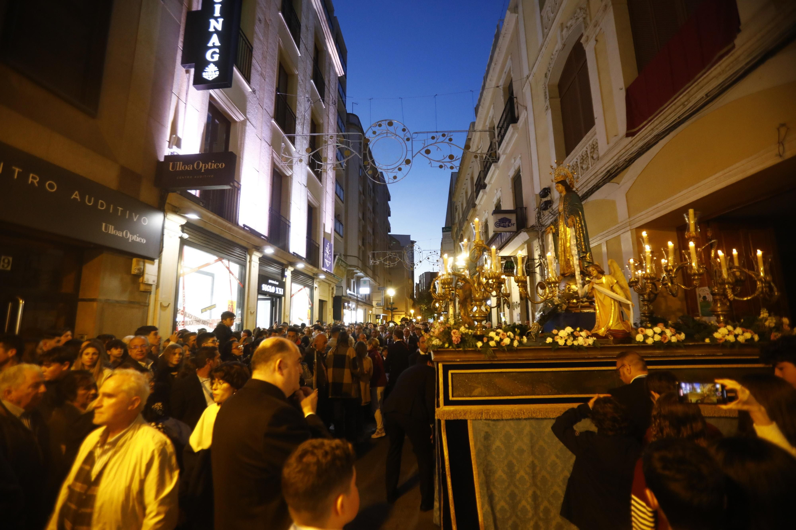 La procesión de la Virgen Milagrosa de Córdoba, en imágenes