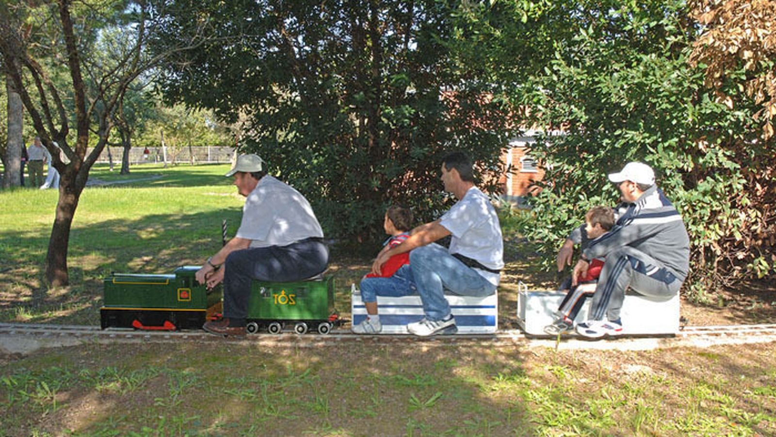Tren del Parque del Alamillo, en Sevilla.