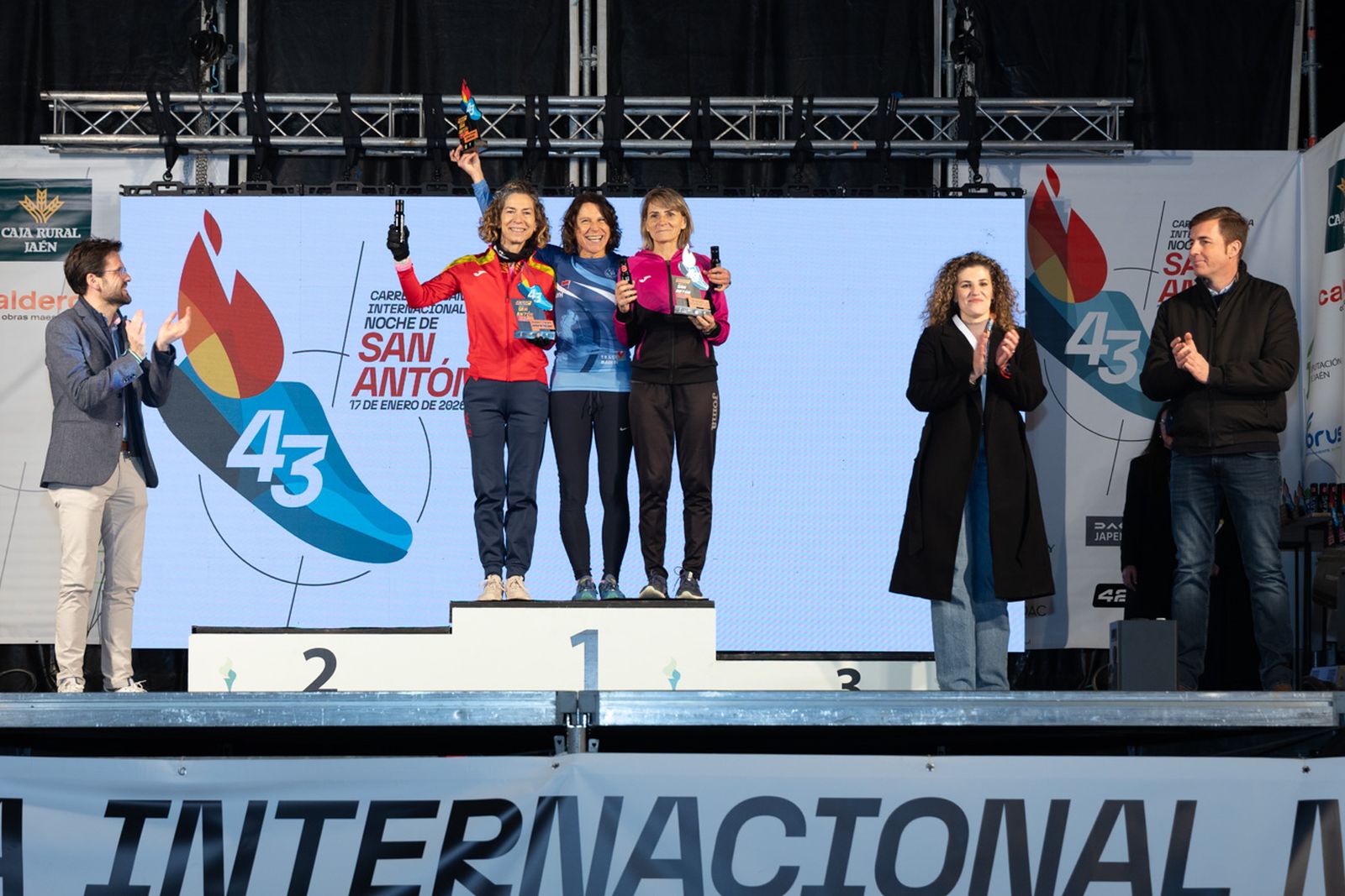 En imágenes: entrega de trofeos de todas las categorías de la Carrera de San Antón 2026