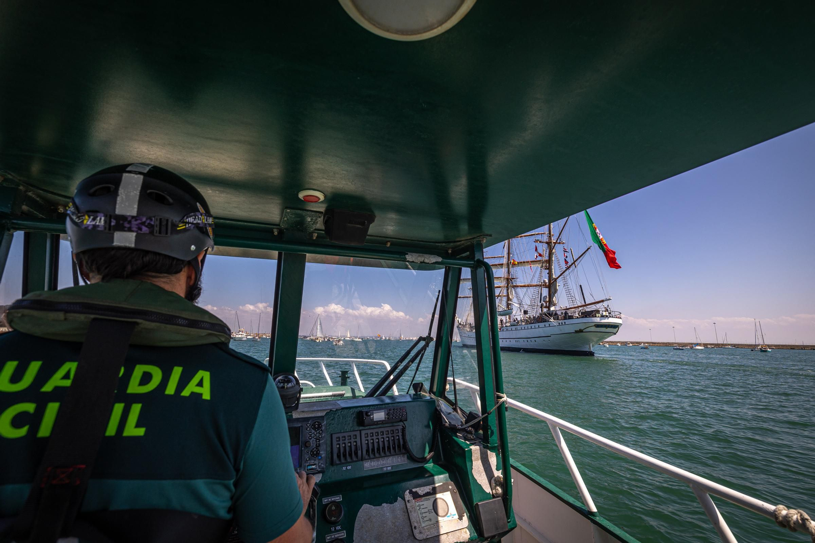 Imágenes de la parada naval desde el mar