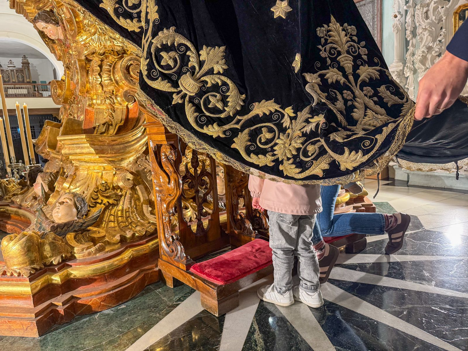 Las mejores fotos de la presentación de los niños a la Virgen de los Dolores de Córdoba
