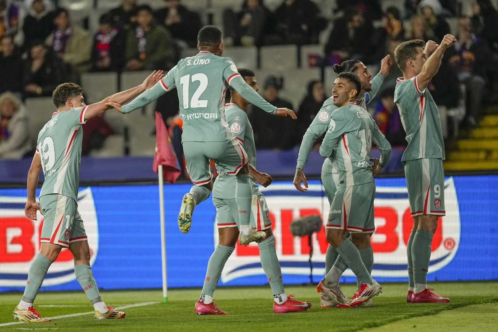 Las fotos del espectacular Barcelona - Atlético de Madrid