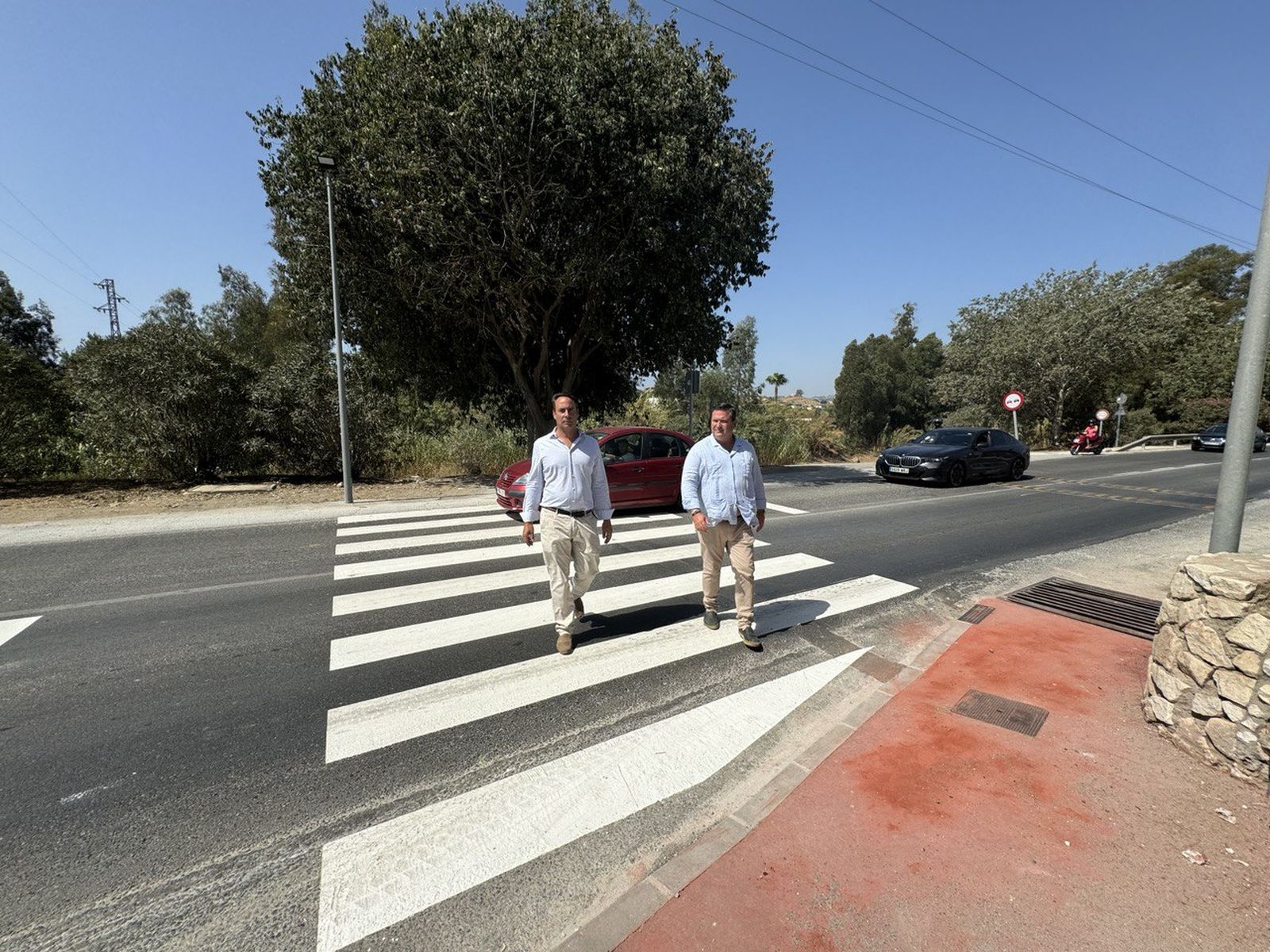 El concejal de Servicios Operativos, Daniel Gómez (D.), y el edil de Movilidad, Marco Cortés.