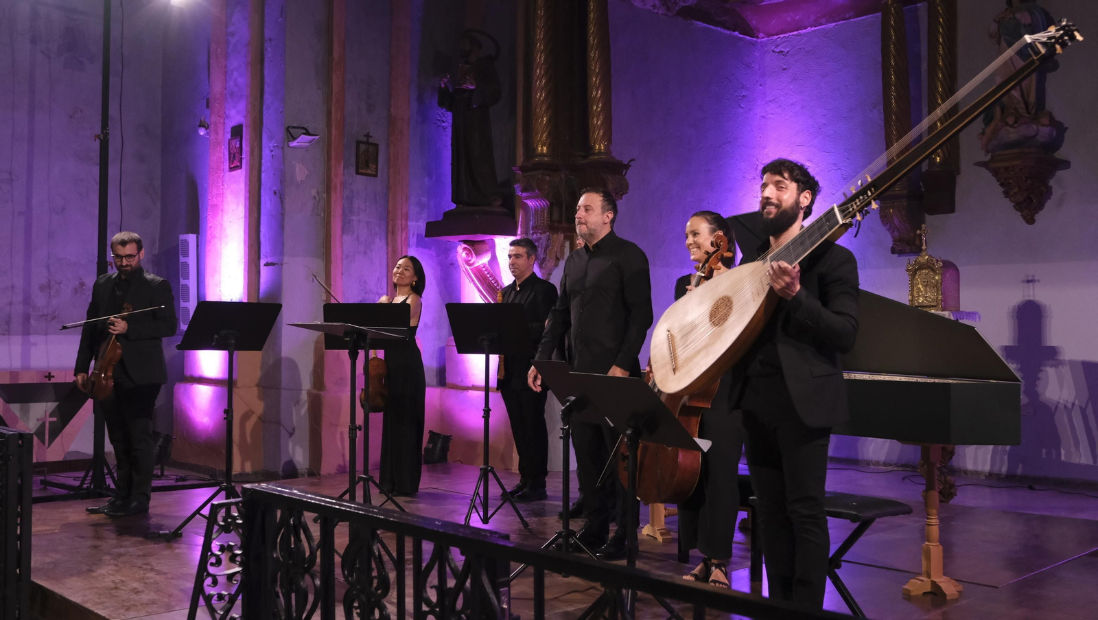 Imágenes de actuación de Carlos Mena y Concerto 1700 en el XXI Festival de Música Renacentista y Barroca de Vélez Blanco