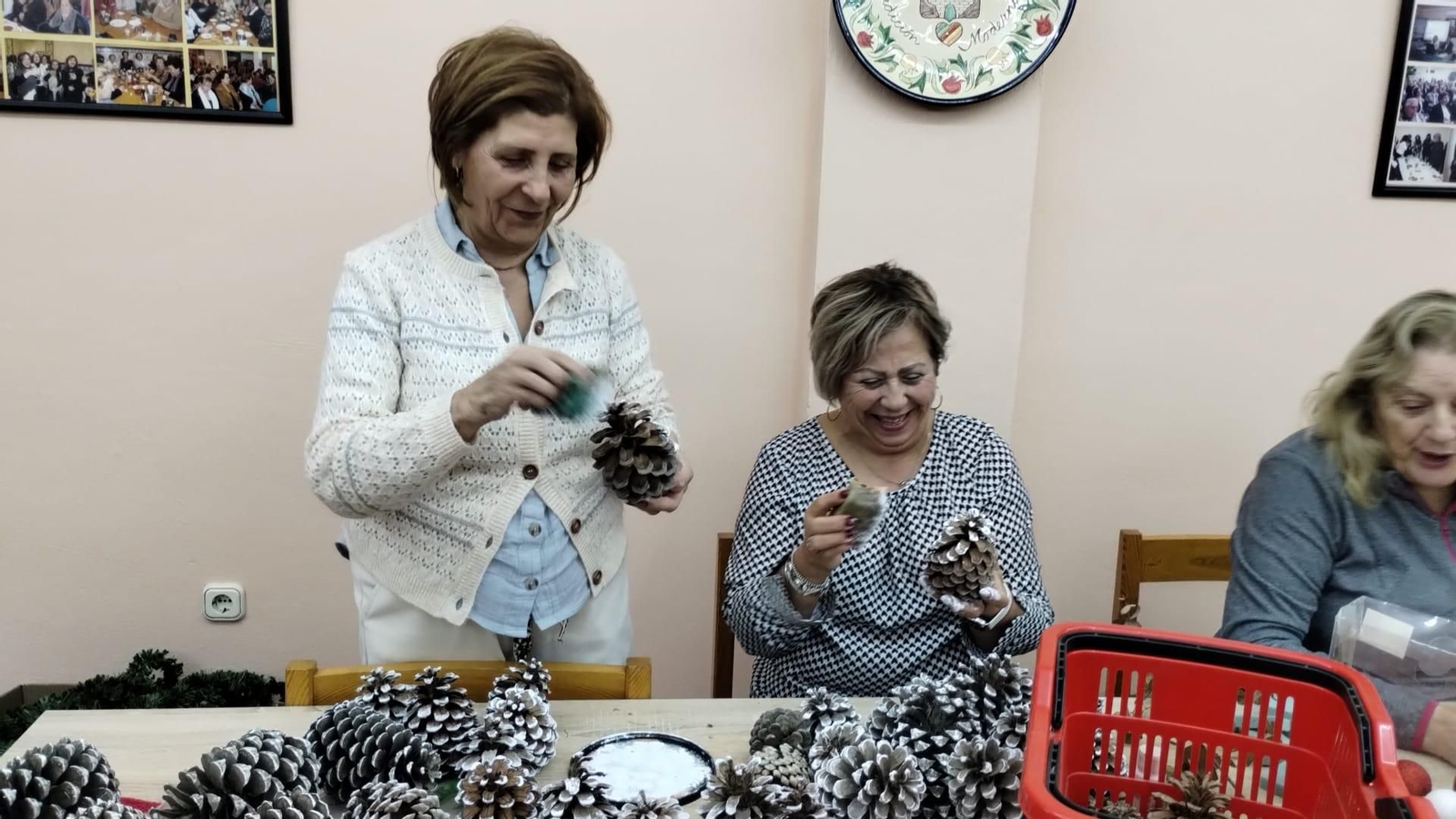 Las mujeres de Alhama de Almería alegran la Navidad