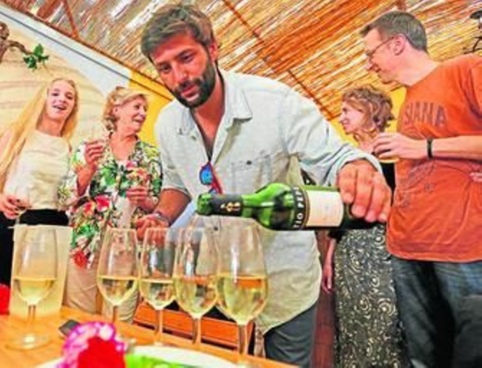 Mucho vino fino, y que no falte Mucho vino fino, y que no falte