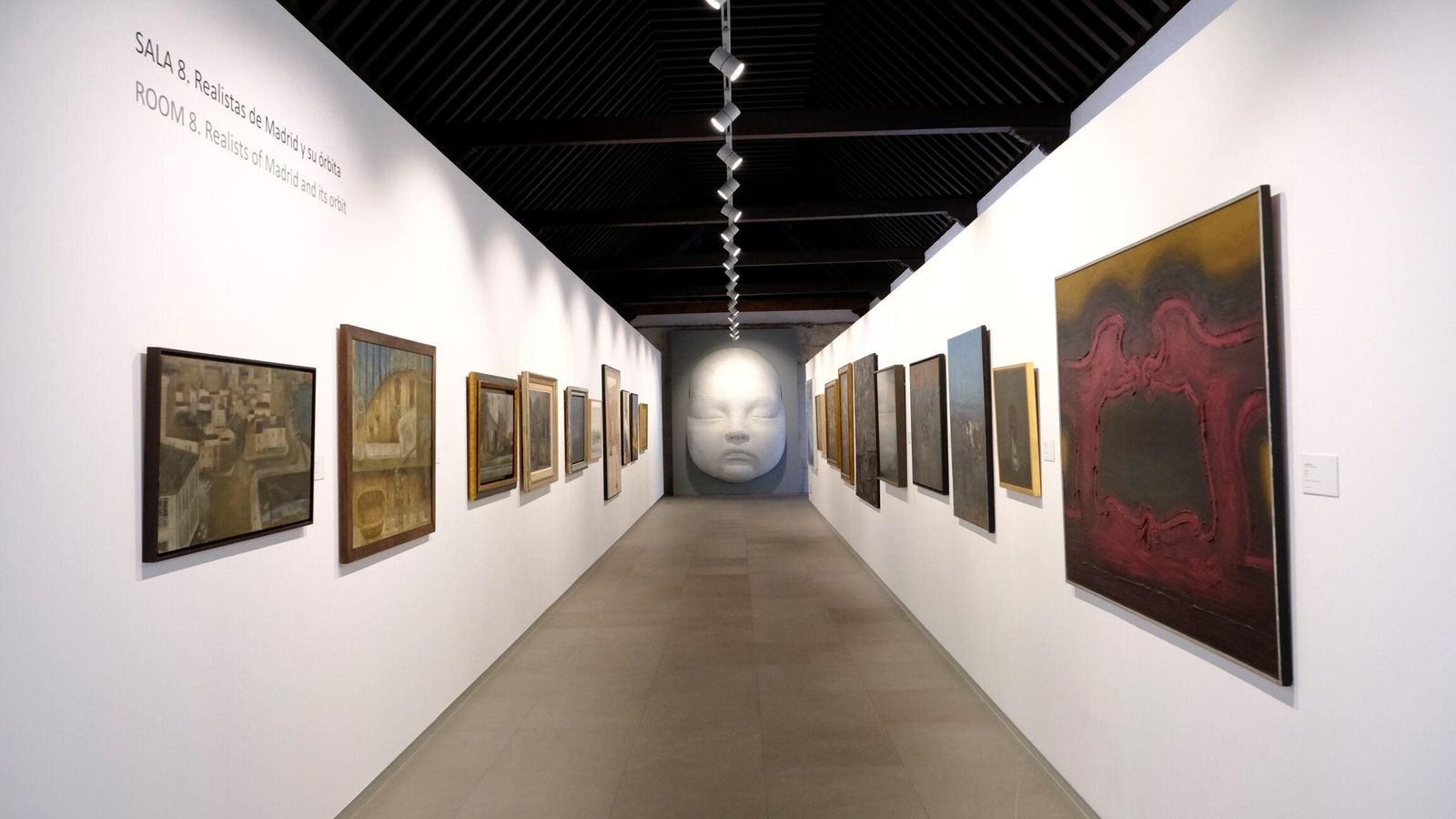 La sala 8 muestra obras de Realistas de Madrid y otros artistas relacionados.
