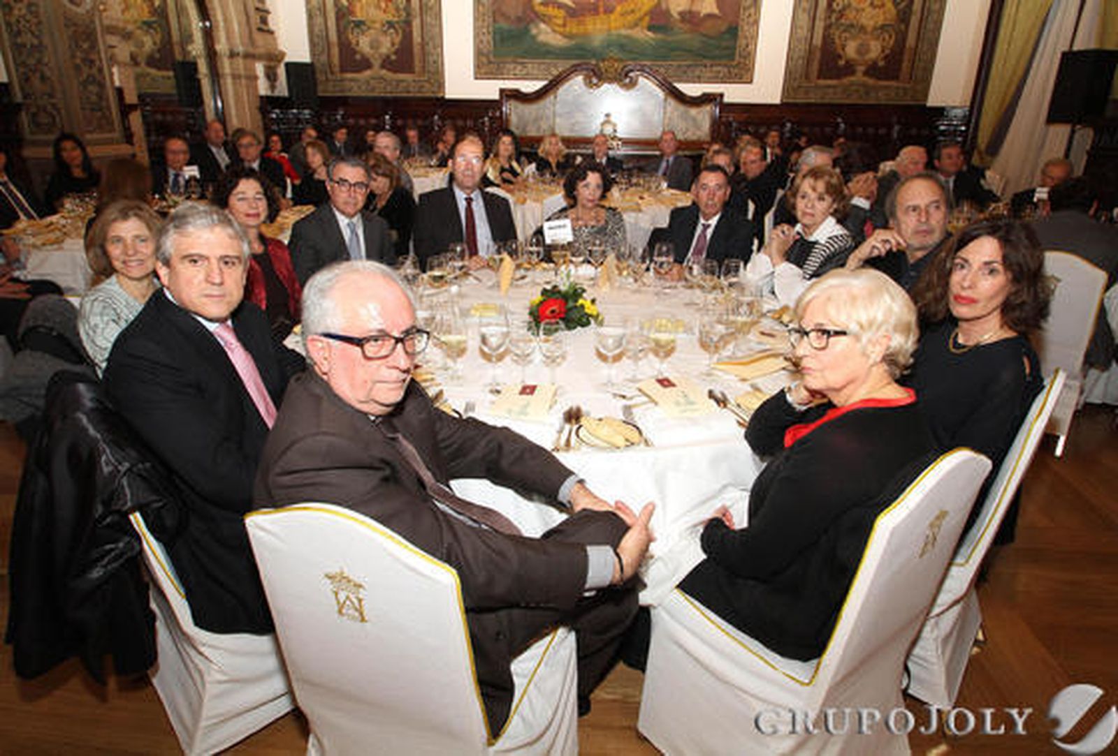 José Aguilar, José López Barneo, Elizabeth Pintado, Pilar Sánchez-Izquierdo, Ignacio Martínez, Francisco Ferraro, María José García, Antonio Gallego, Elena Laredo, Guillermo Vázquez Consuegra, Nanda Hernández y Micaela Caro./ Antonio Pizarro/Juan Carlos Vázquez/ Juan Carlos Muñoz/Belén Vargas
