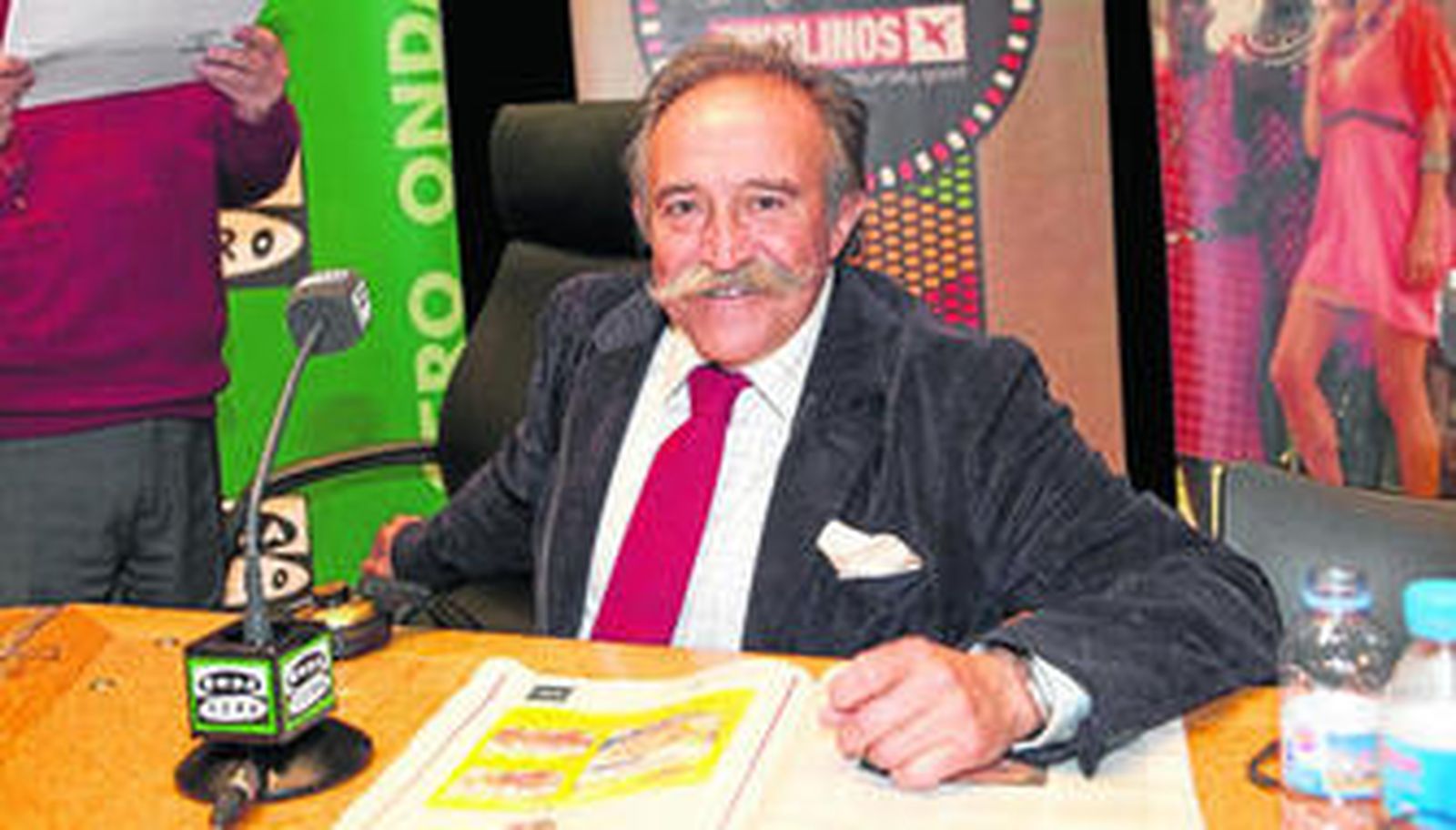 Jesús Melgar durante la grabación de uno de los programas de 'Onda Cero'.