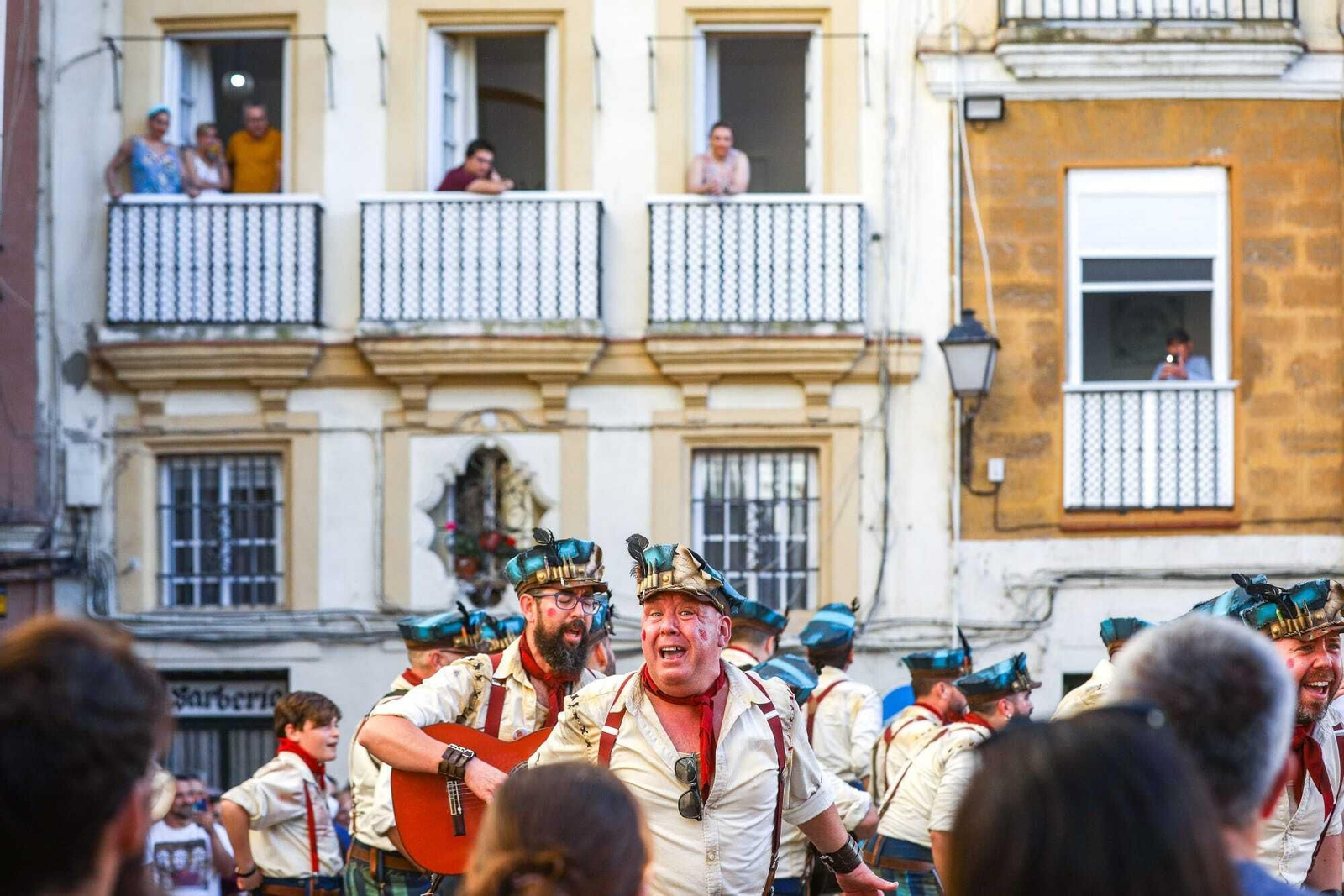 Las mejores imágenes del sábado de Carnaval en Cádiz