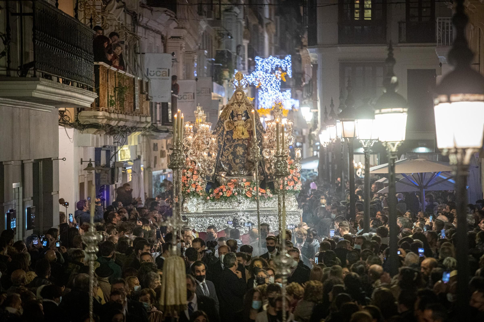 Histórica procesión con la Patrona y el Nazareno en la festividad de la Inmaculada
