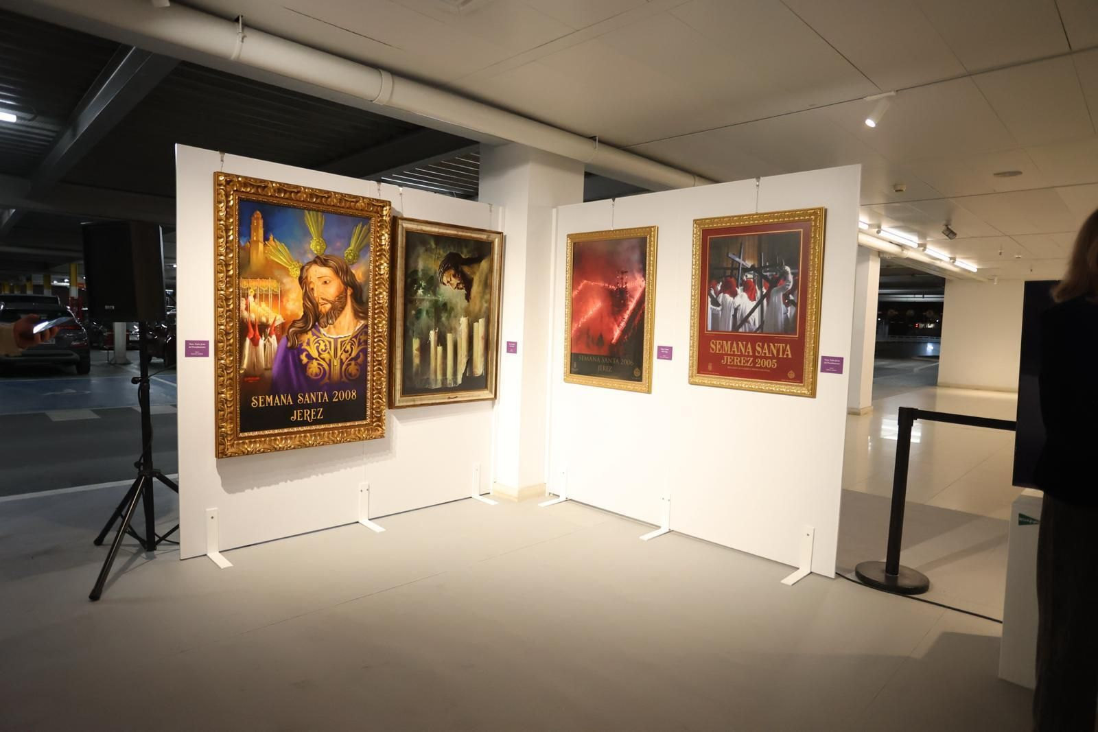 Muestra de carteles de Semana Santa de Jerez en El Corte Inglés