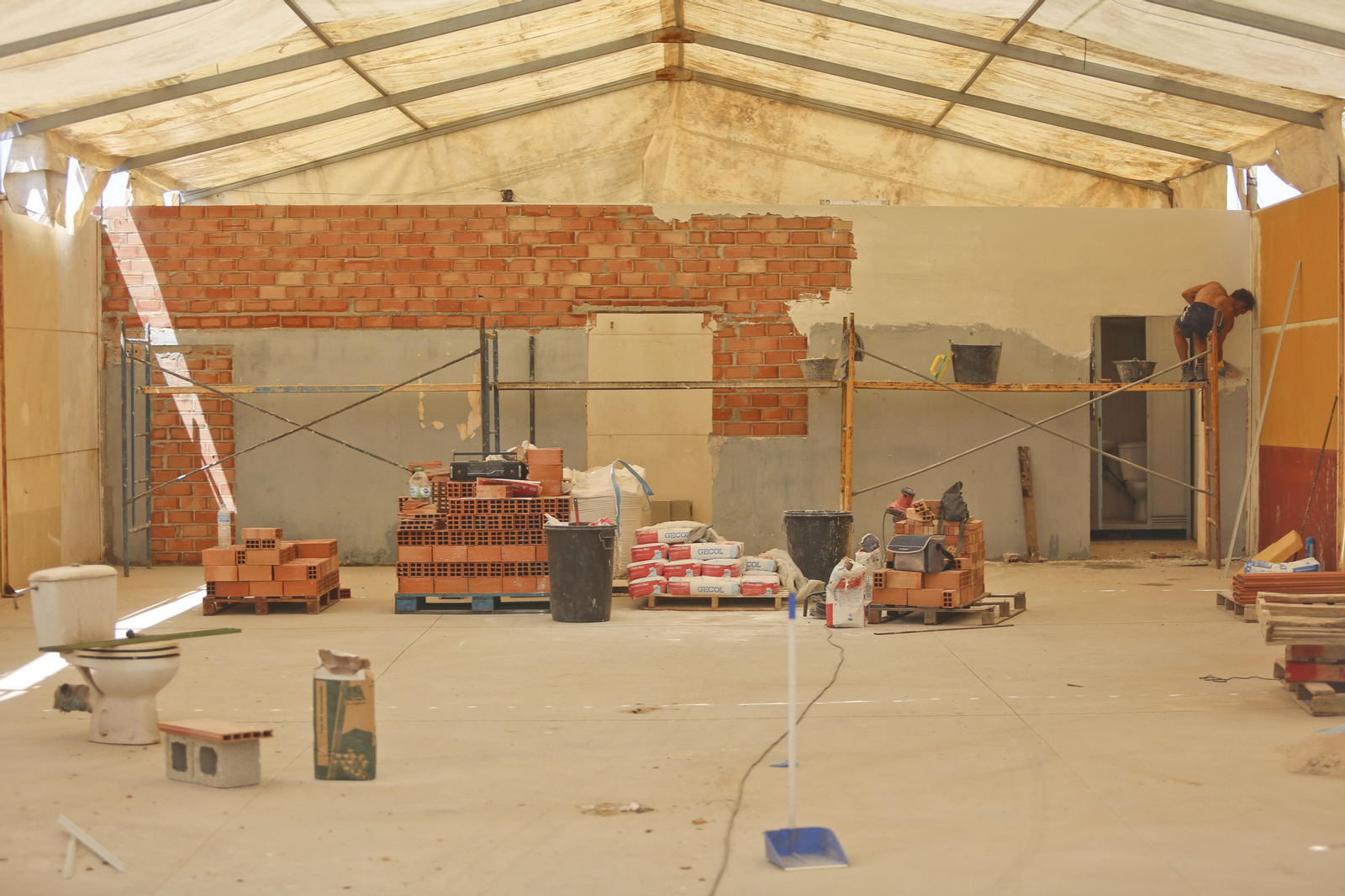 Cuenta atrás para la Feria de Málaga en el Real (fotos)