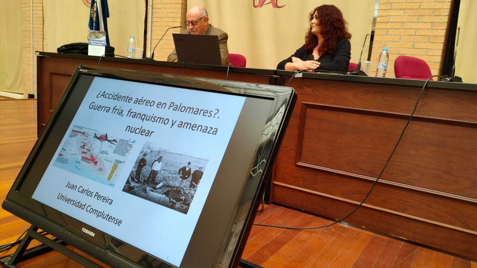 Juan Carlos Pereira, catedrático de Historia Contemporánea, durante su conferencia.