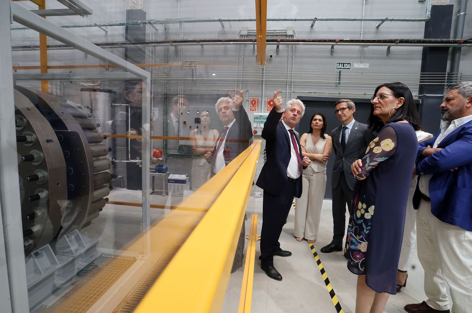 Imágenes de la visita de Jorge Paradela a las instalaciones de la empresa Ariema Energía y Medioambiente SL, especializada en hidrógeno verde