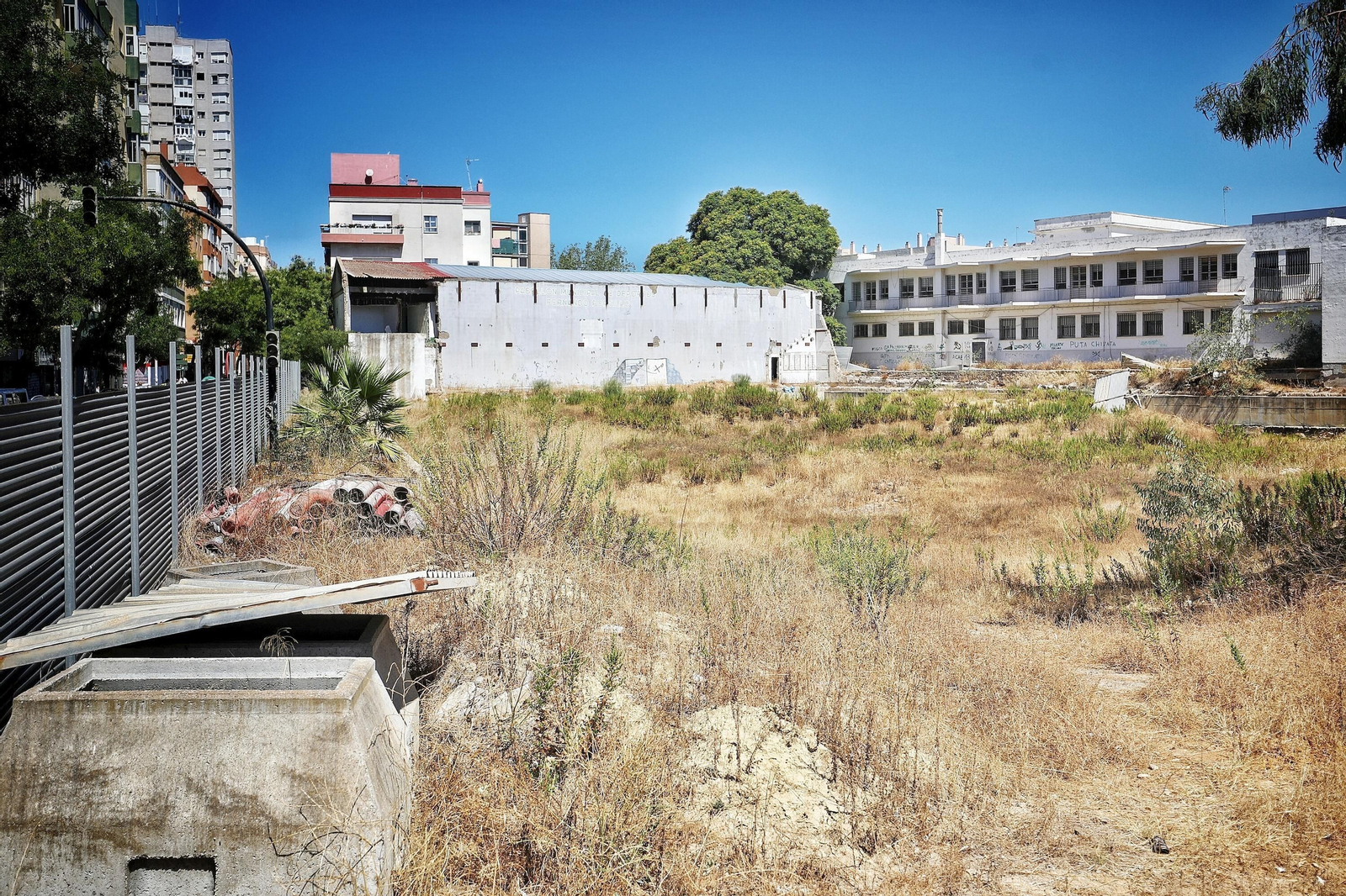 Los vecinos de San Severiano le plantan cara al Ayuntamiento de Cádiz