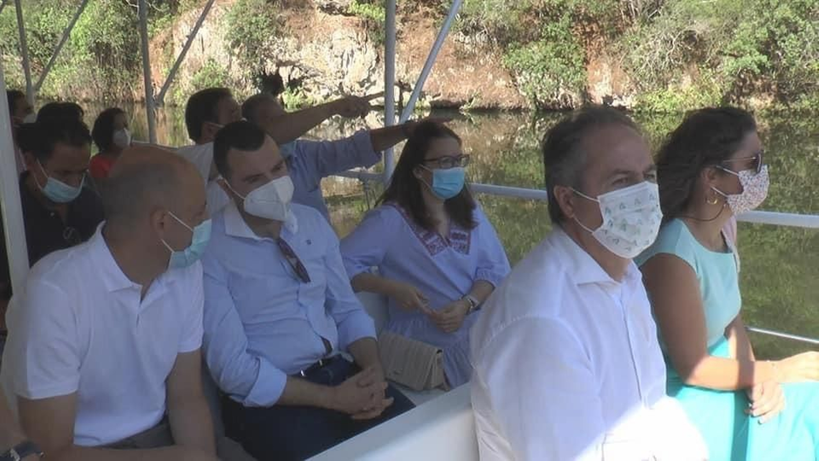 El primer viaje en barco por el Bembézar, en imágenes