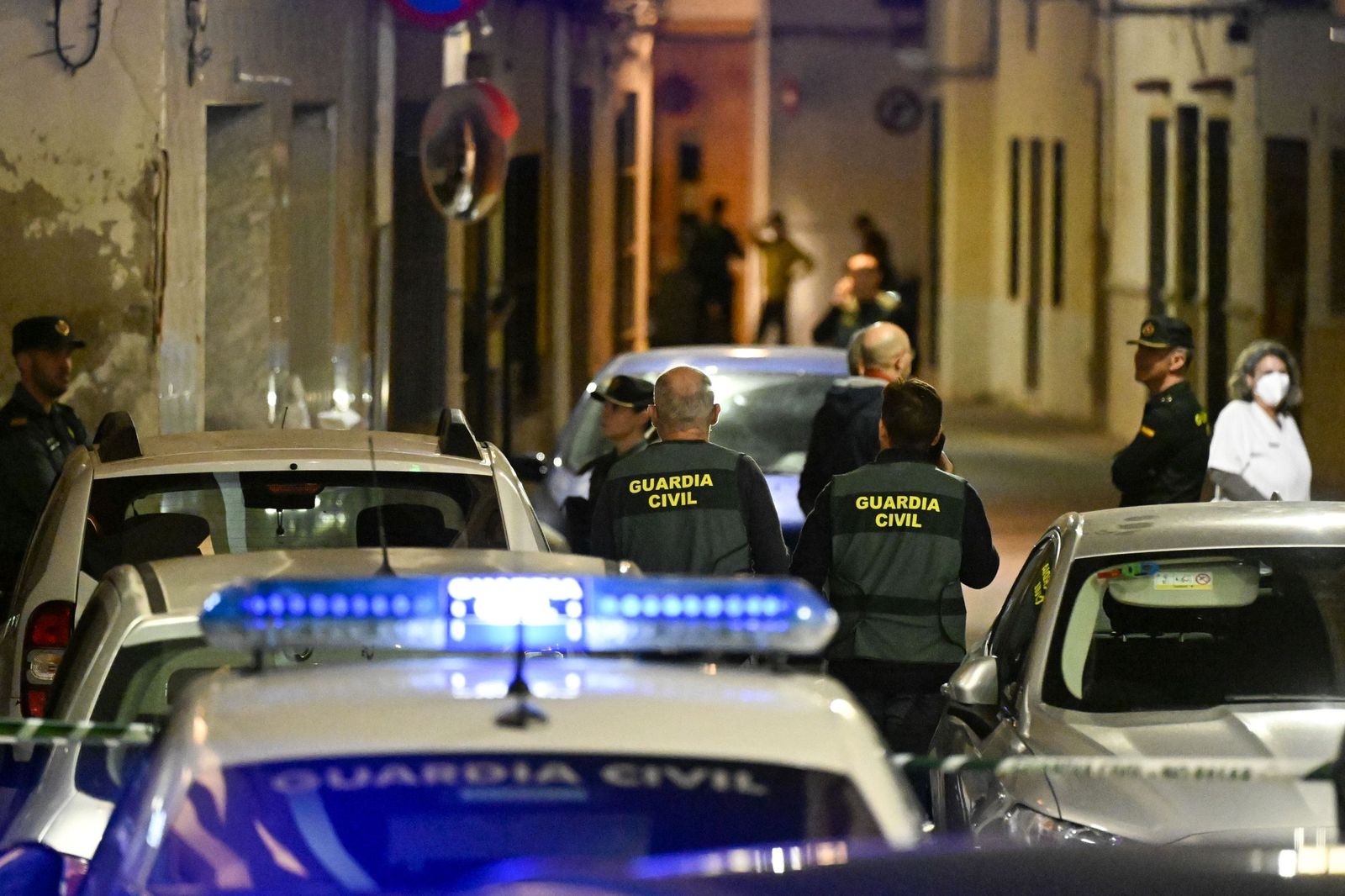 La Guardia Civil investiga la muerte violenta de una mujer y su hija, una niña de 12 años en Chilches (Castellón).