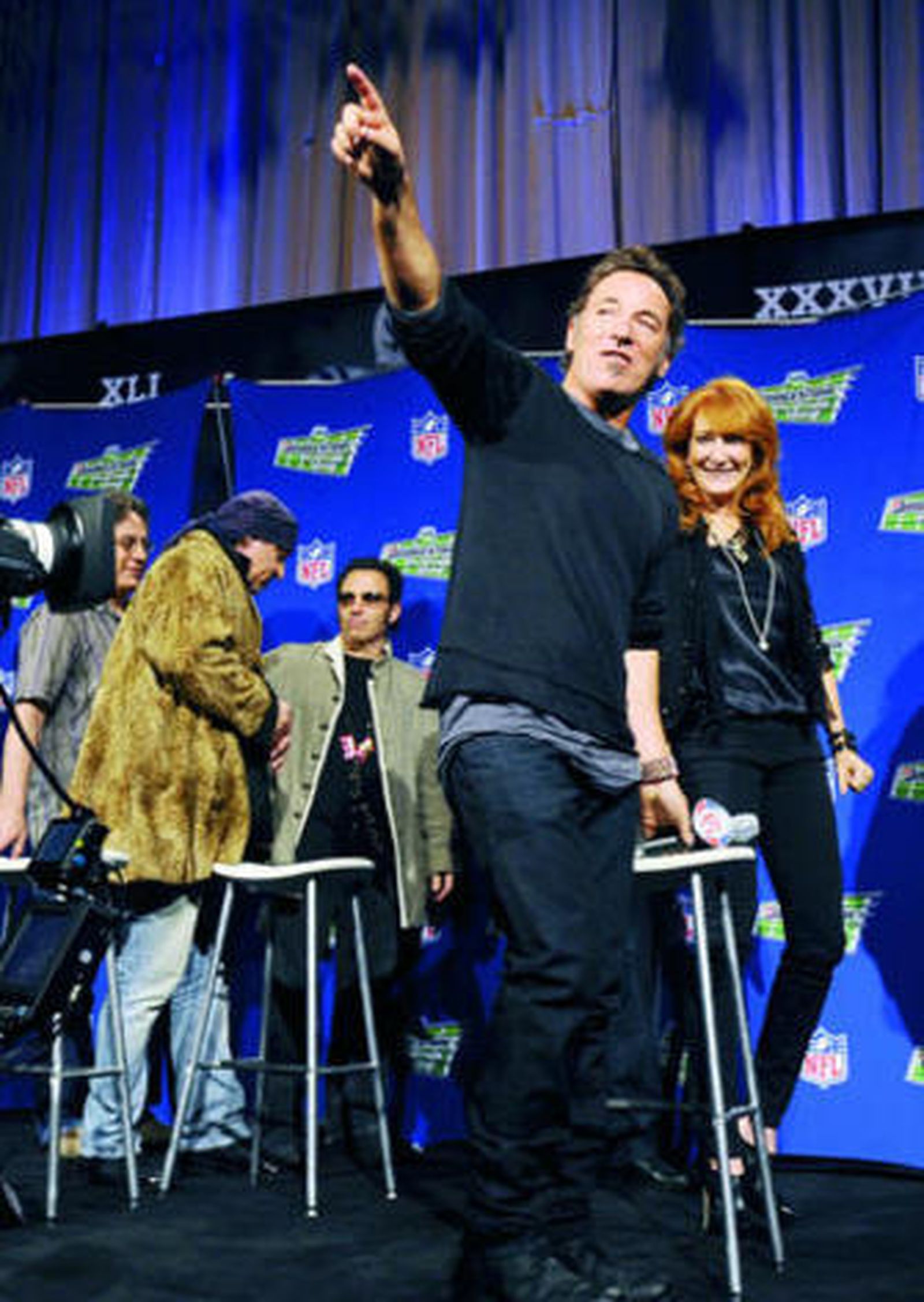 Springsteen y su mujer, Patti Scialfa, el jueves, en un acto de la 'Super Bowl'.