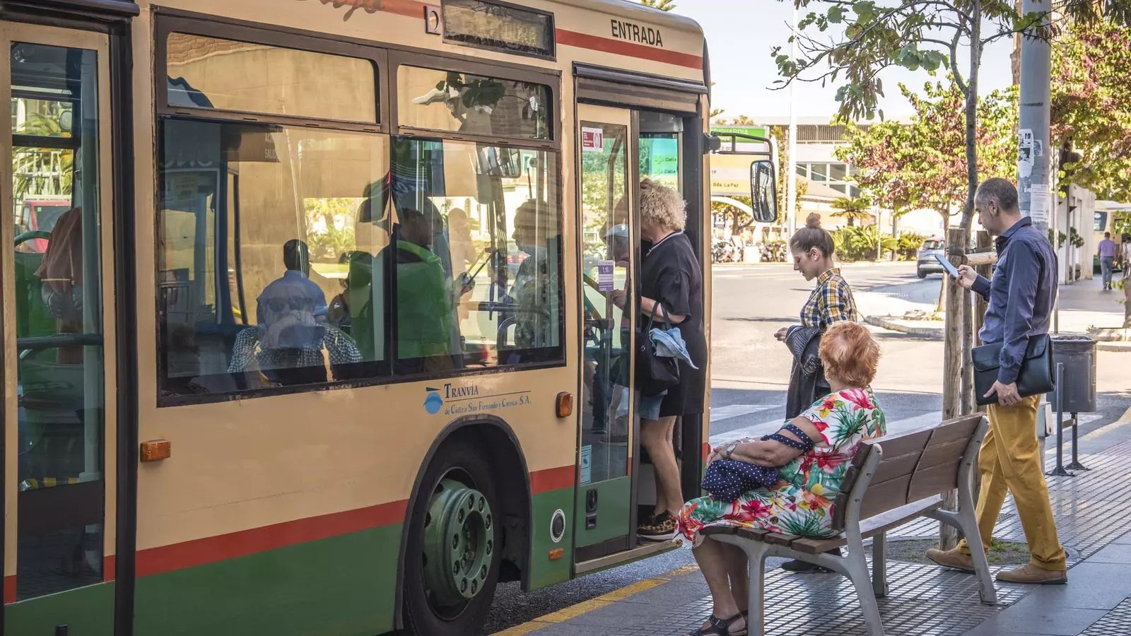 Servicios mínimos para la huelga de transportes en Andalucía: autobuses urbanos e interurbanos al 50%