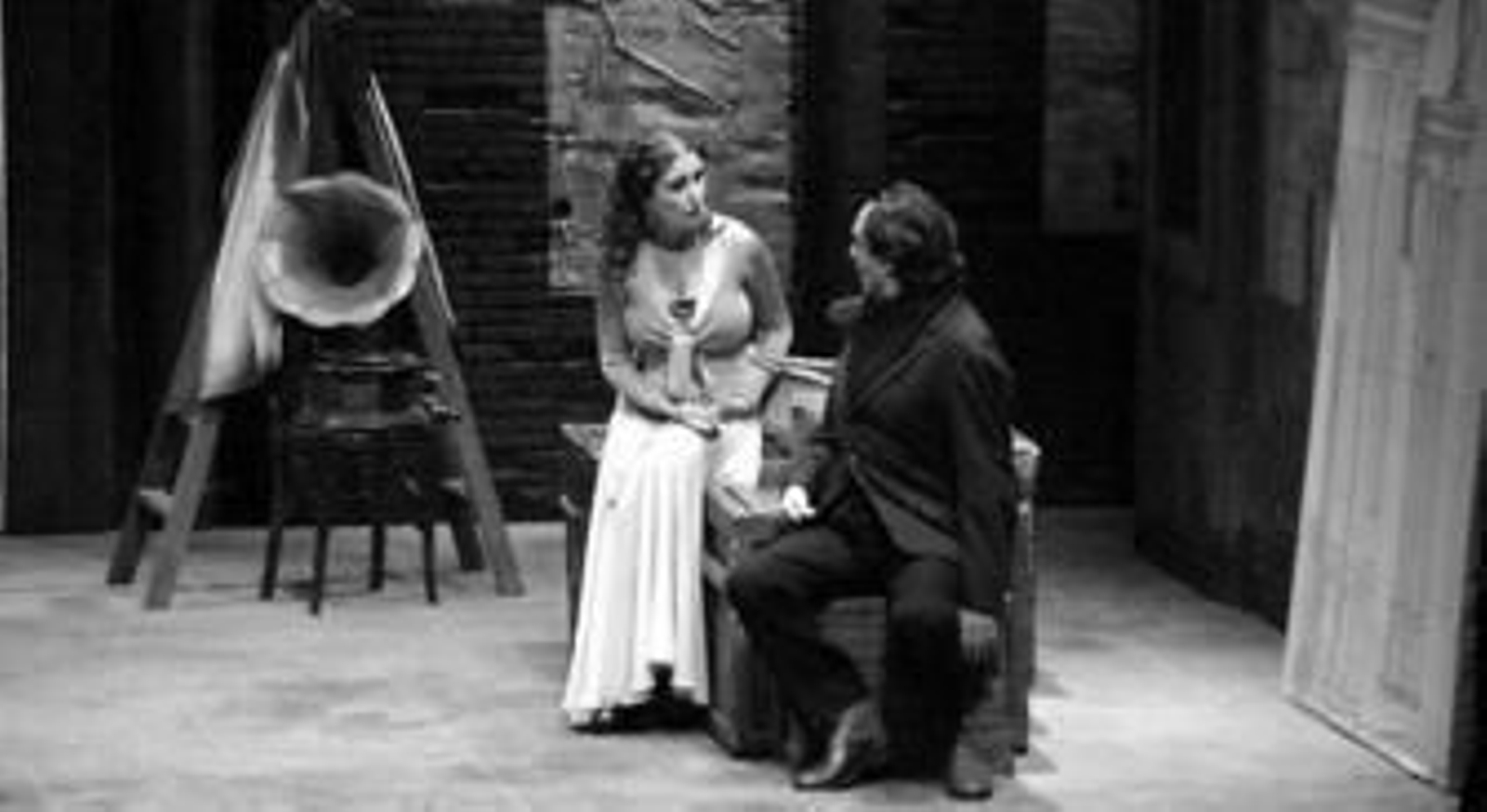 Un momento de la puesta en escena de '¡Ay, Carmela!' en el Real Teatro de Las Cortes.