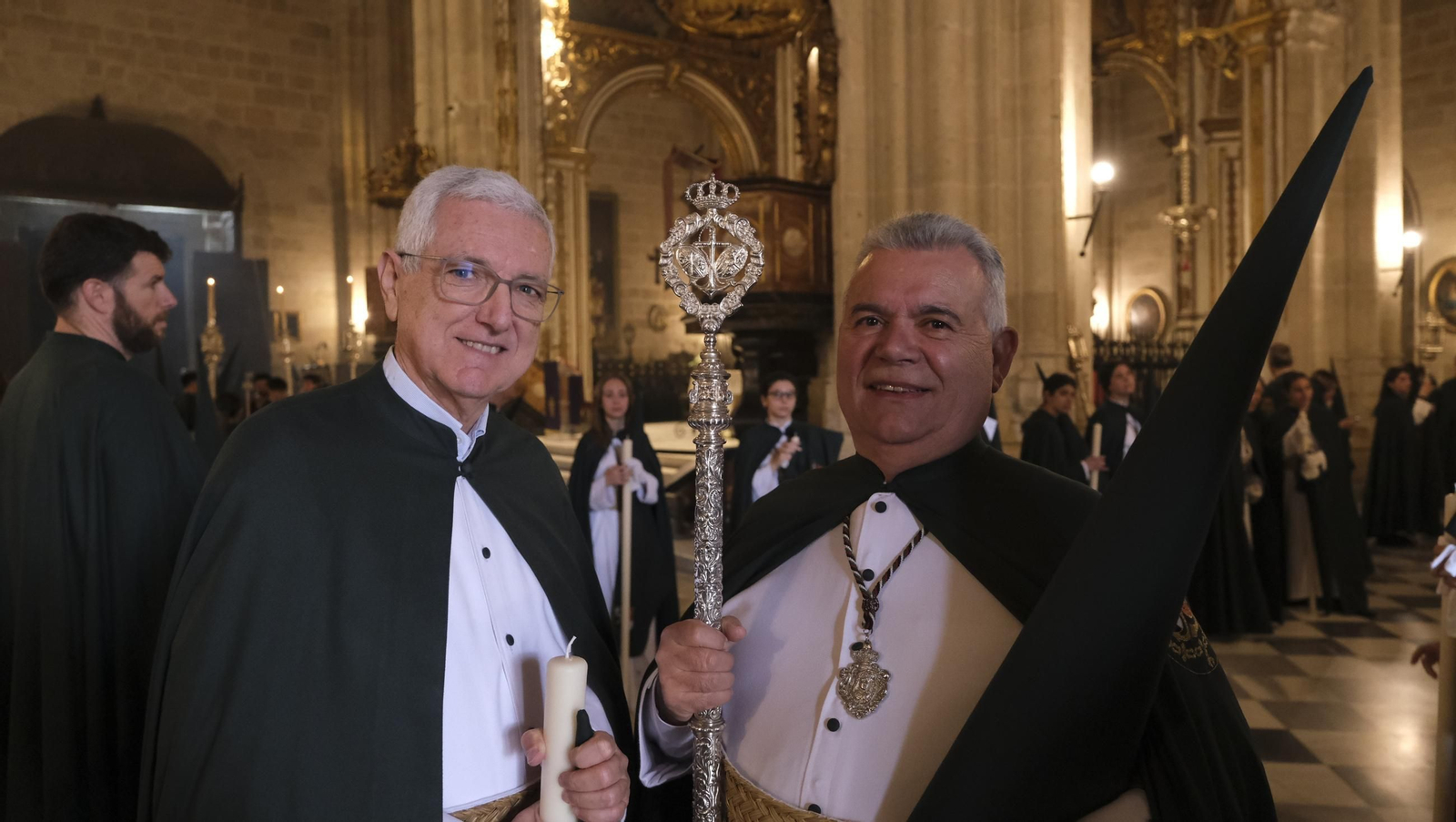 Estudiantes en la Semana Santa de Almería 2025