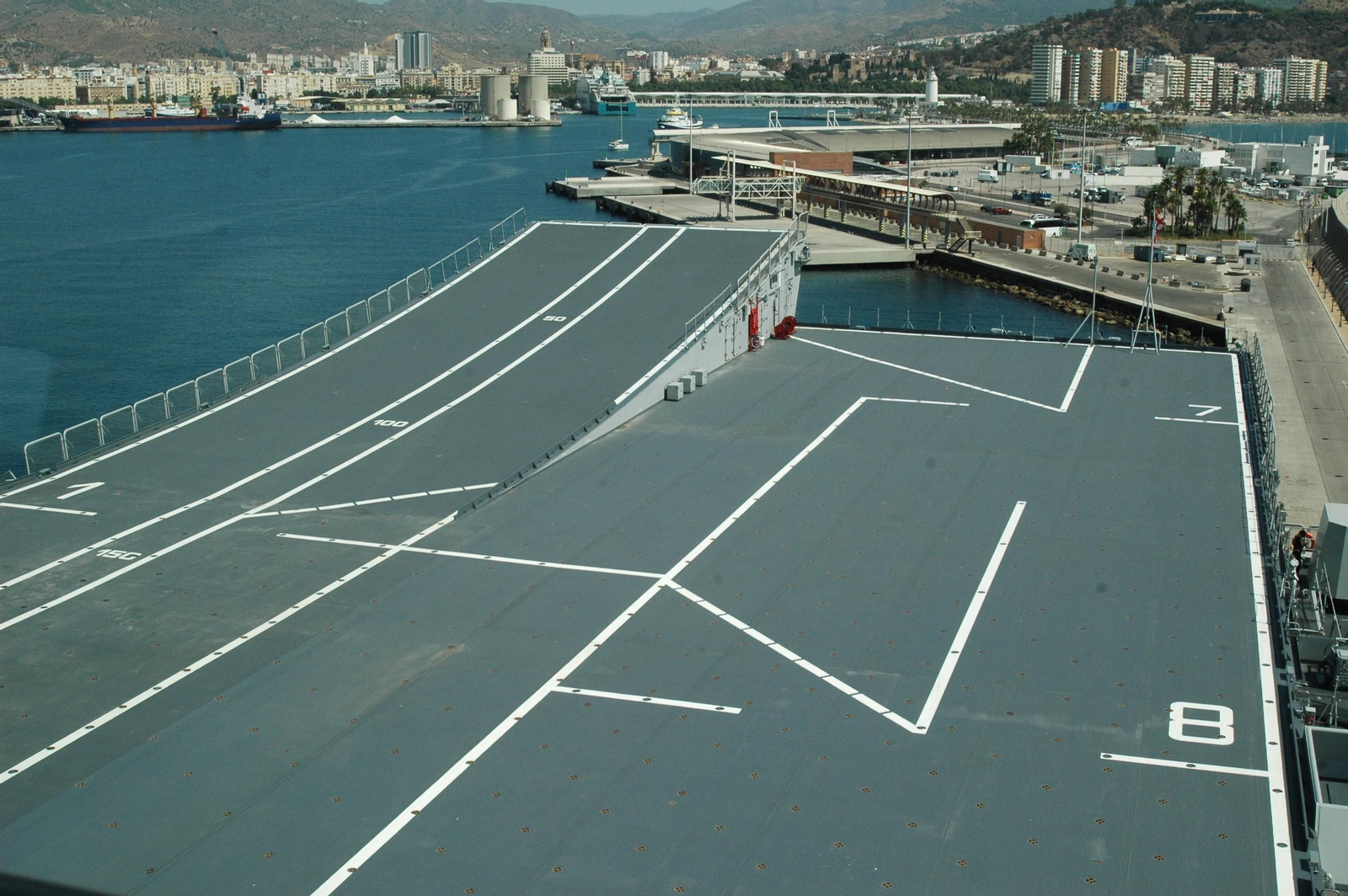 Cubierta de vuelo del 'Trieste'.