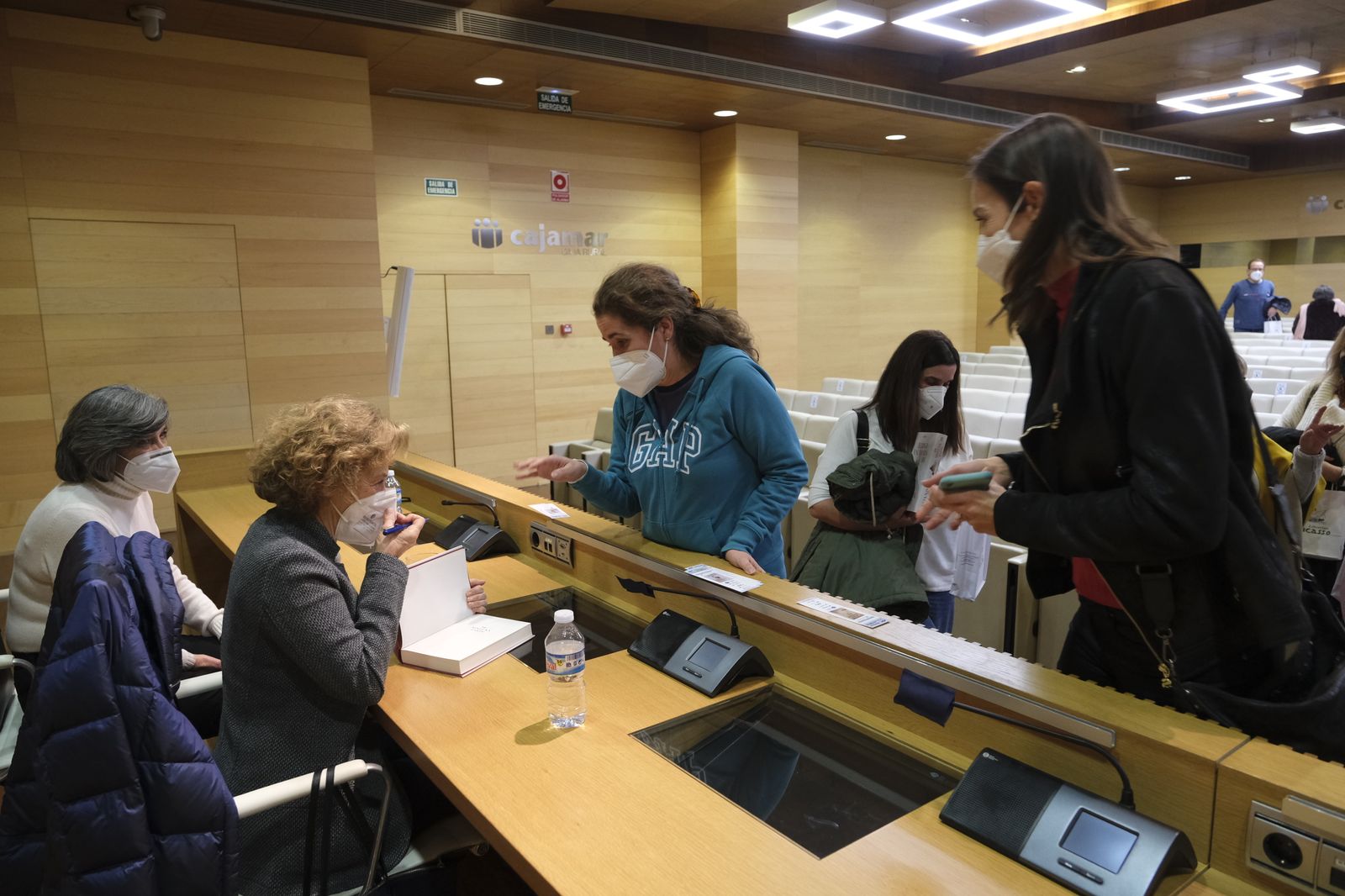 Fotogalería Diario de los Libros, con Julia Navarro. Almería