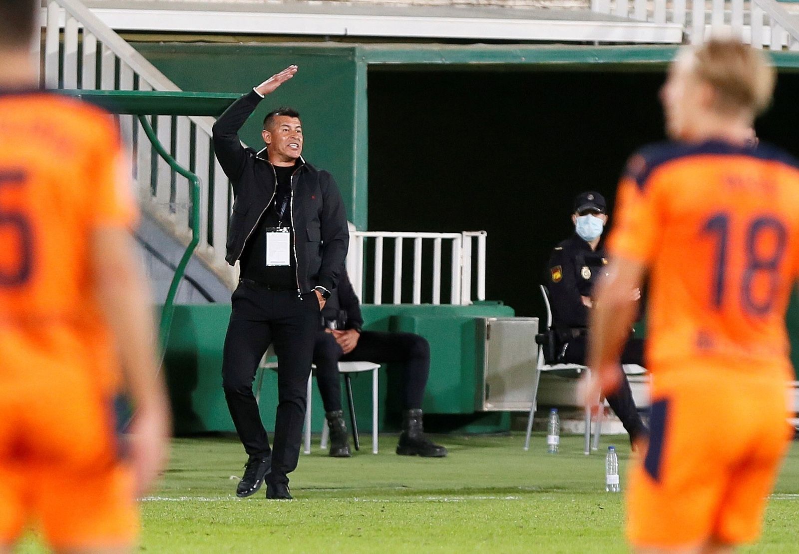 Jorge Almirón durante el partido ante el Valencia.