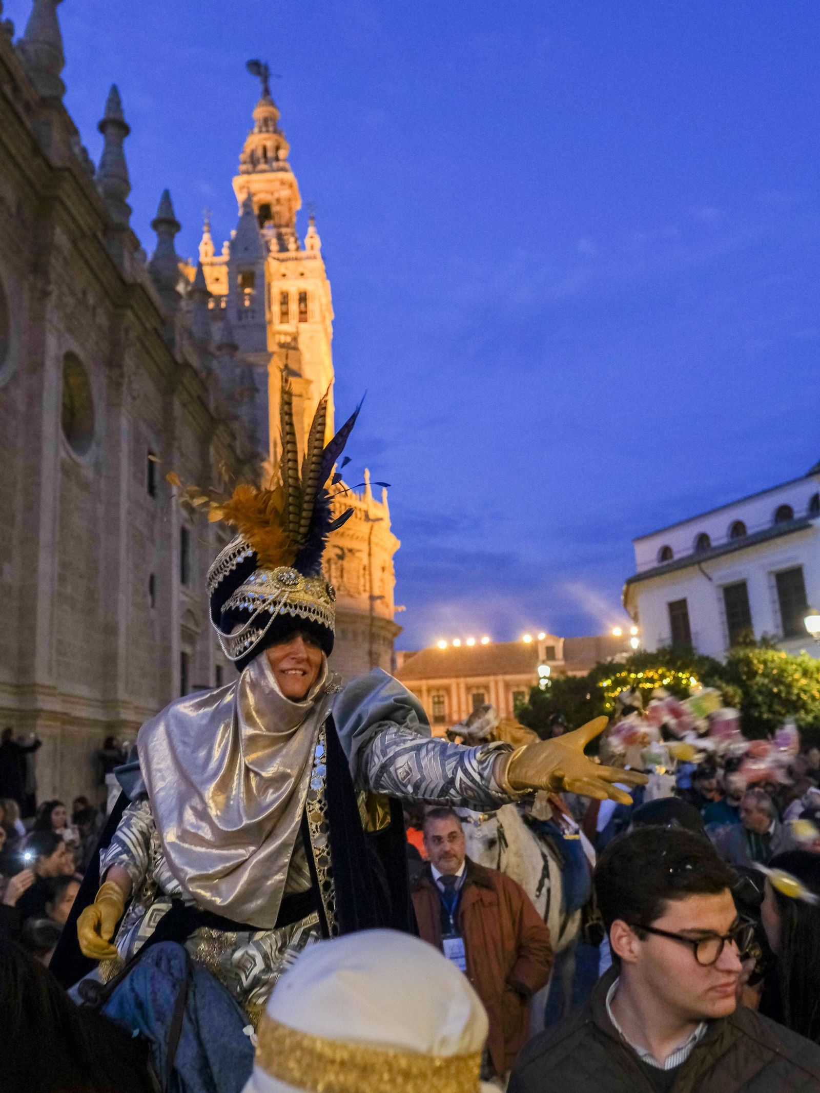Fotos del Heraldo de los Reyes Magos en la recogida de llaves de la ciudad