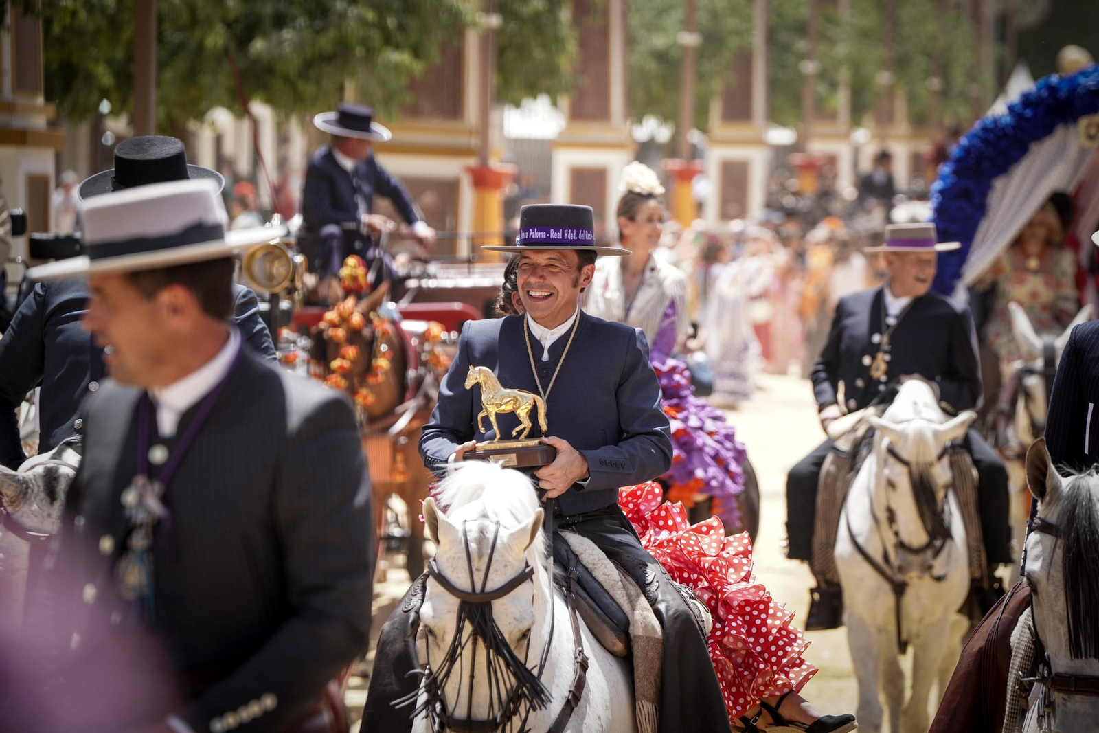 Imágenes de la Hermandad del Rocío en el Real de la Feria
