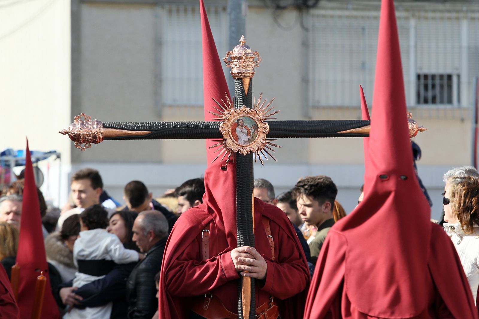 Nazarenos de la cofradía de la Salvación