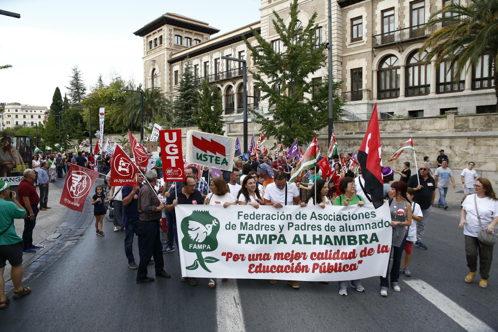 Protesta para exigir medios y personal en Educación