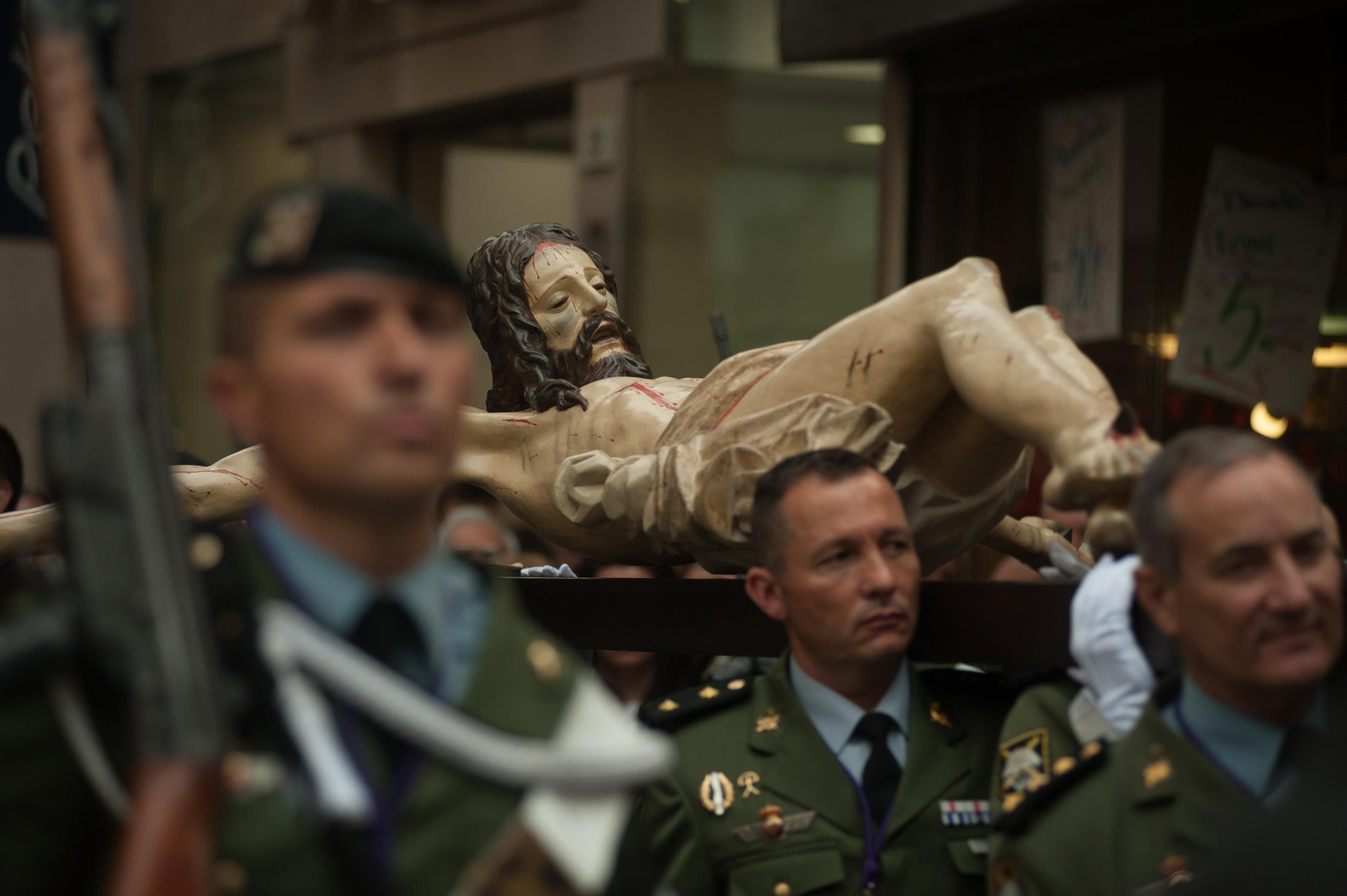 Fotos del desfile del traslado de Fusionadas en la Semana Santa de Málaga 2019.