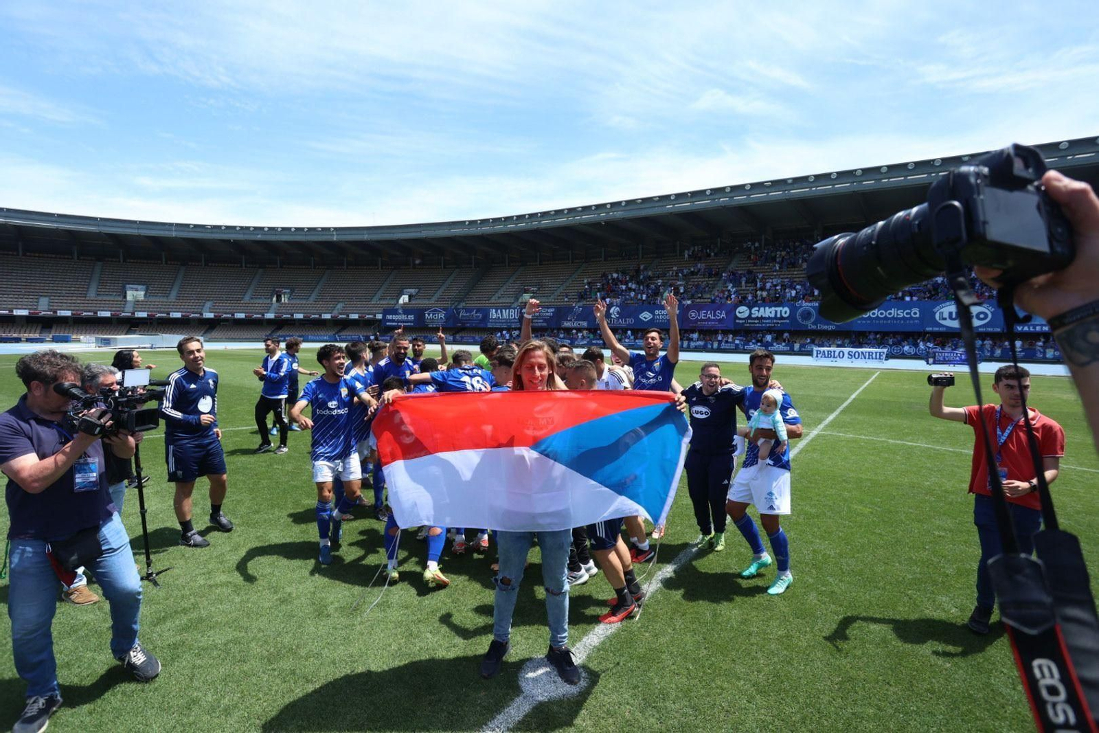 Imágenes de la celebración del Xerez CD del ascenso virtual a Segunda RFEF Imágenes de la celebración del Xerez CD del ascenso virtual a Segunda RFEF