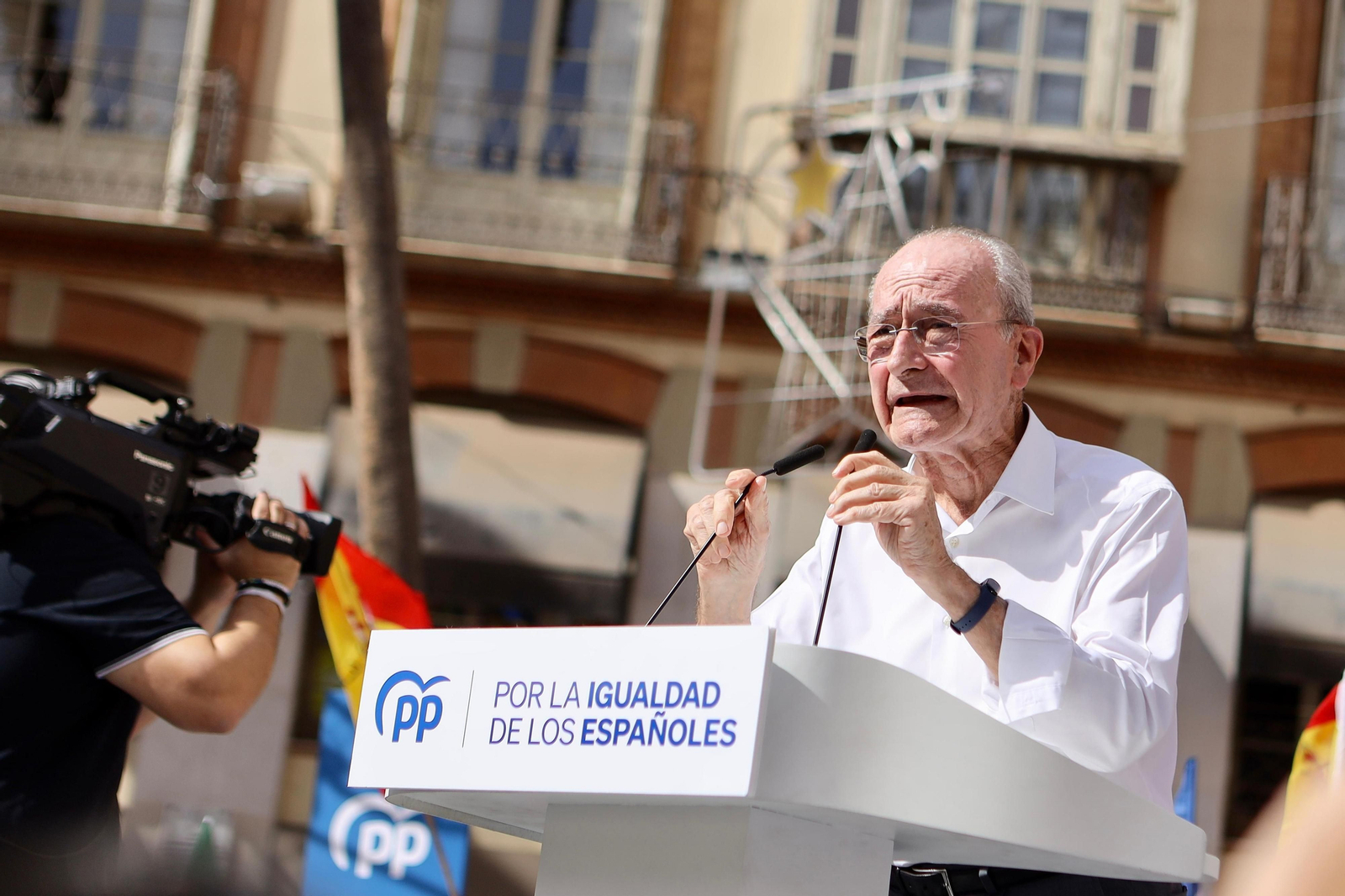 Las fotos que dejan la multitudinaria concentración del PP contra la amnistía. Las fotos que dejan la multitudinaria concentración del PP contra la amnistía.