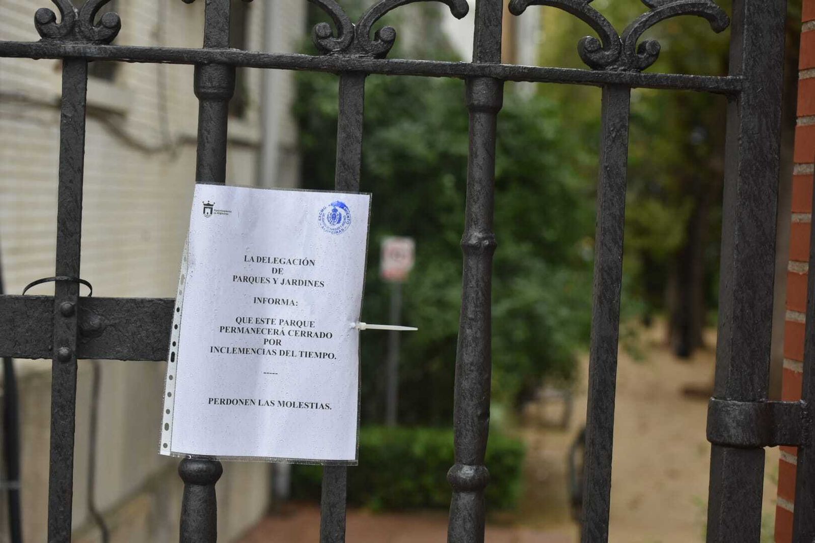 Cierre del parque María Cristina, este jueves.