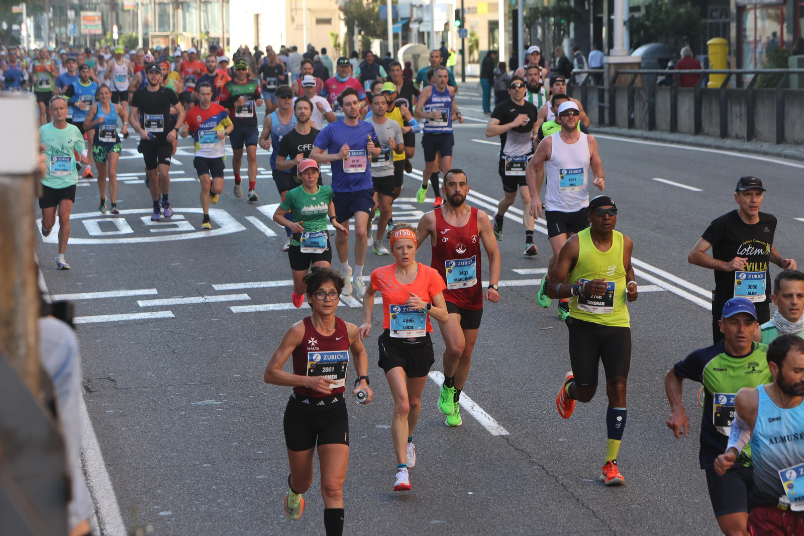 Búscate en la Zurich maratón de Sevilla