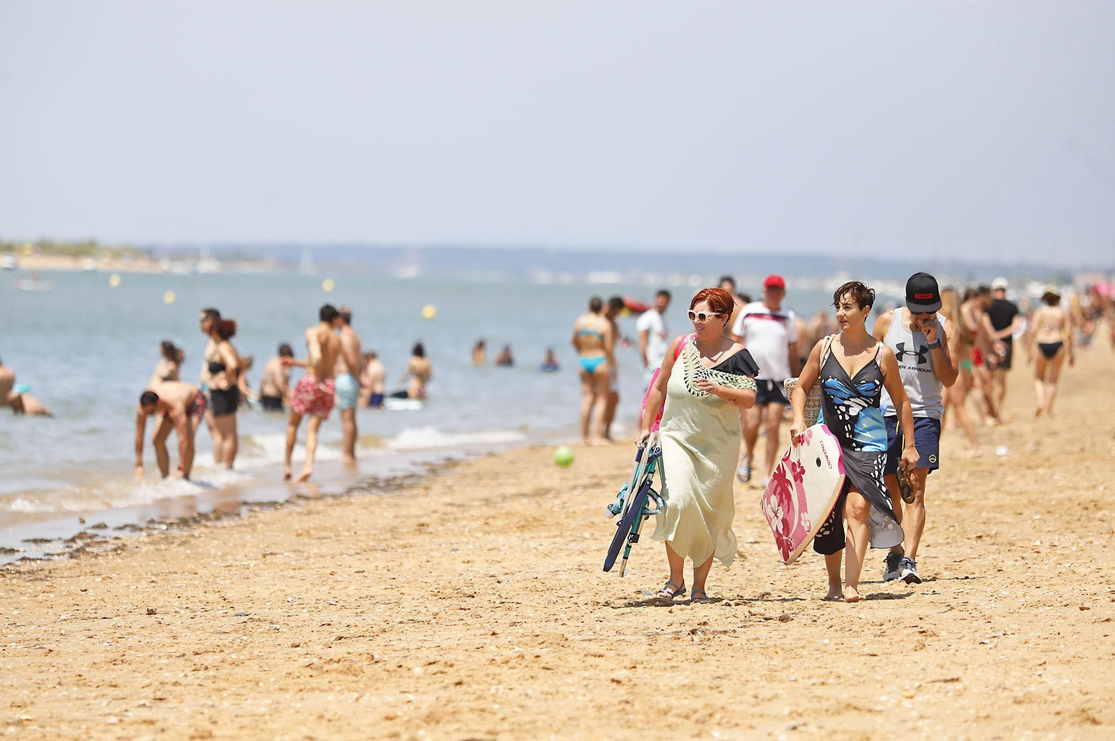Las imágenes de la jornada de domingo en las playas de Huelva