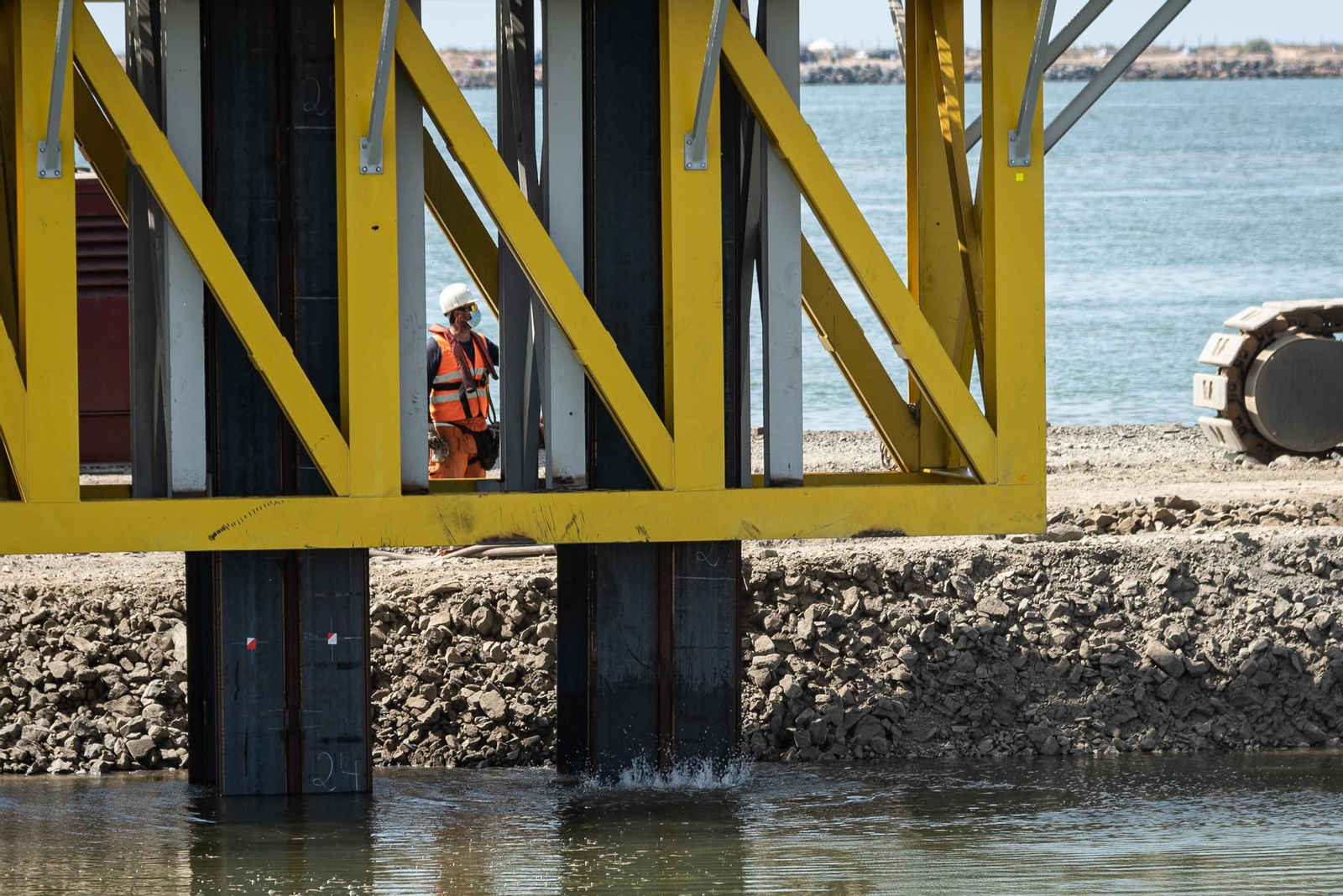 Imágenes de a obra de ampliación del muelle sur del Puerto de Huelva