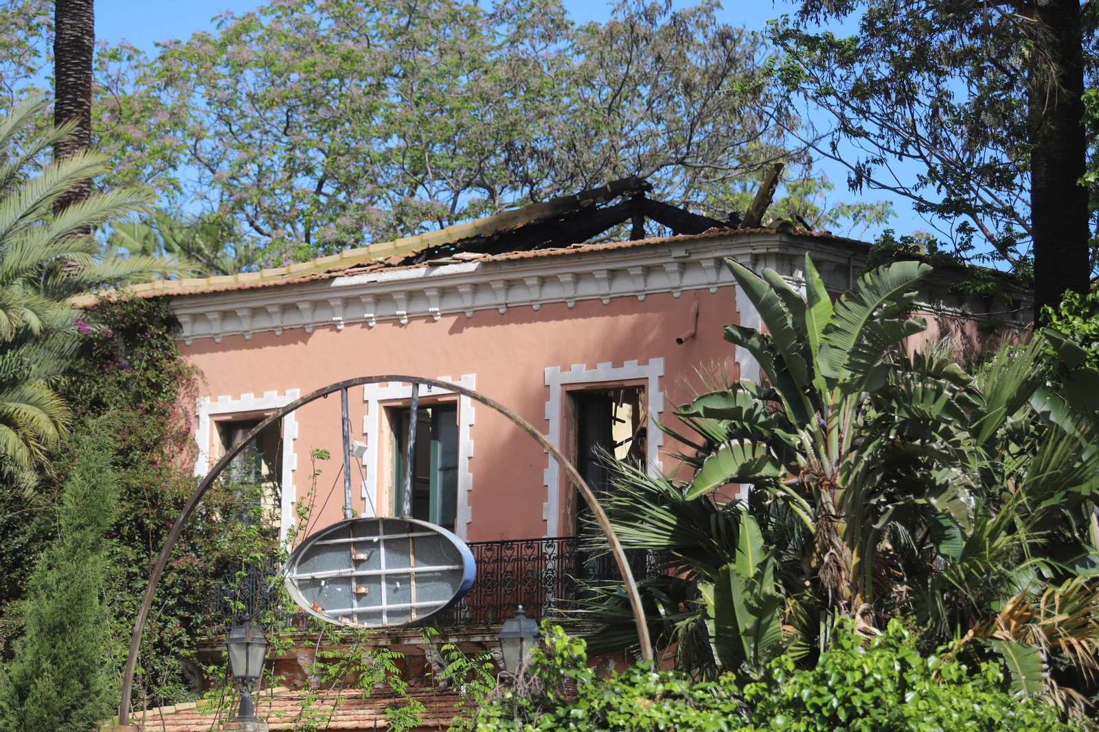 Aspecto de la techumbre de La Casona tras el incendio.