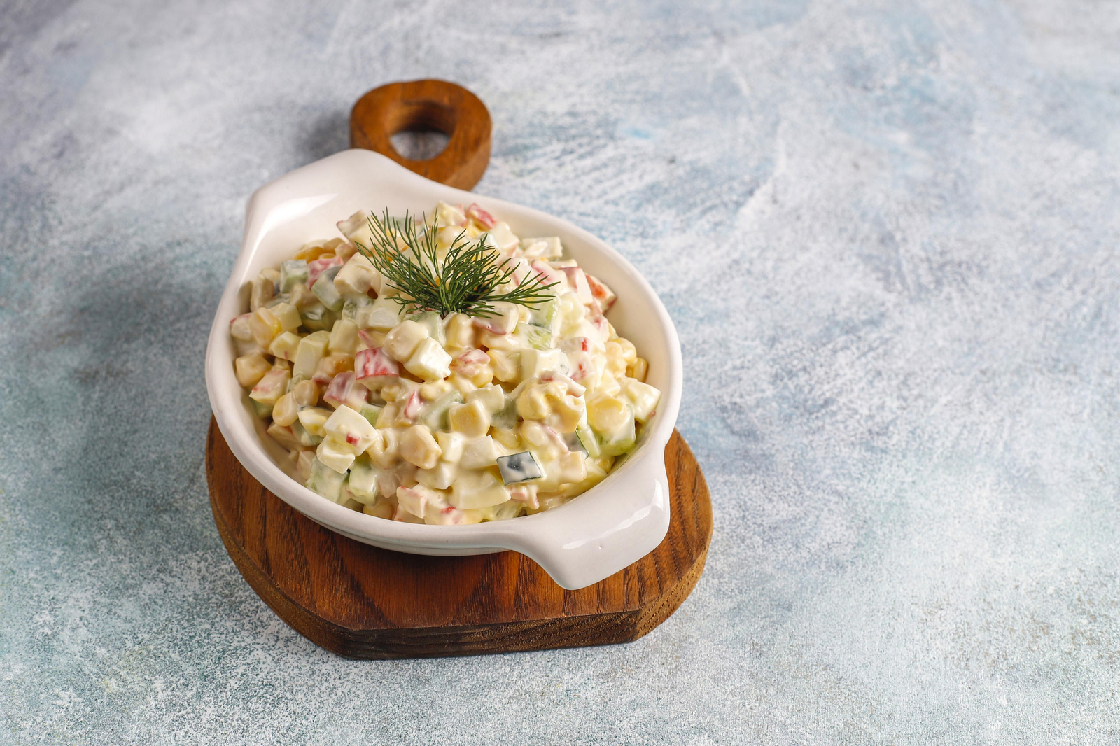 Sabor y tradición: ensaladilla rusa casera Sabor y tradición: ensaladilla rusa casera