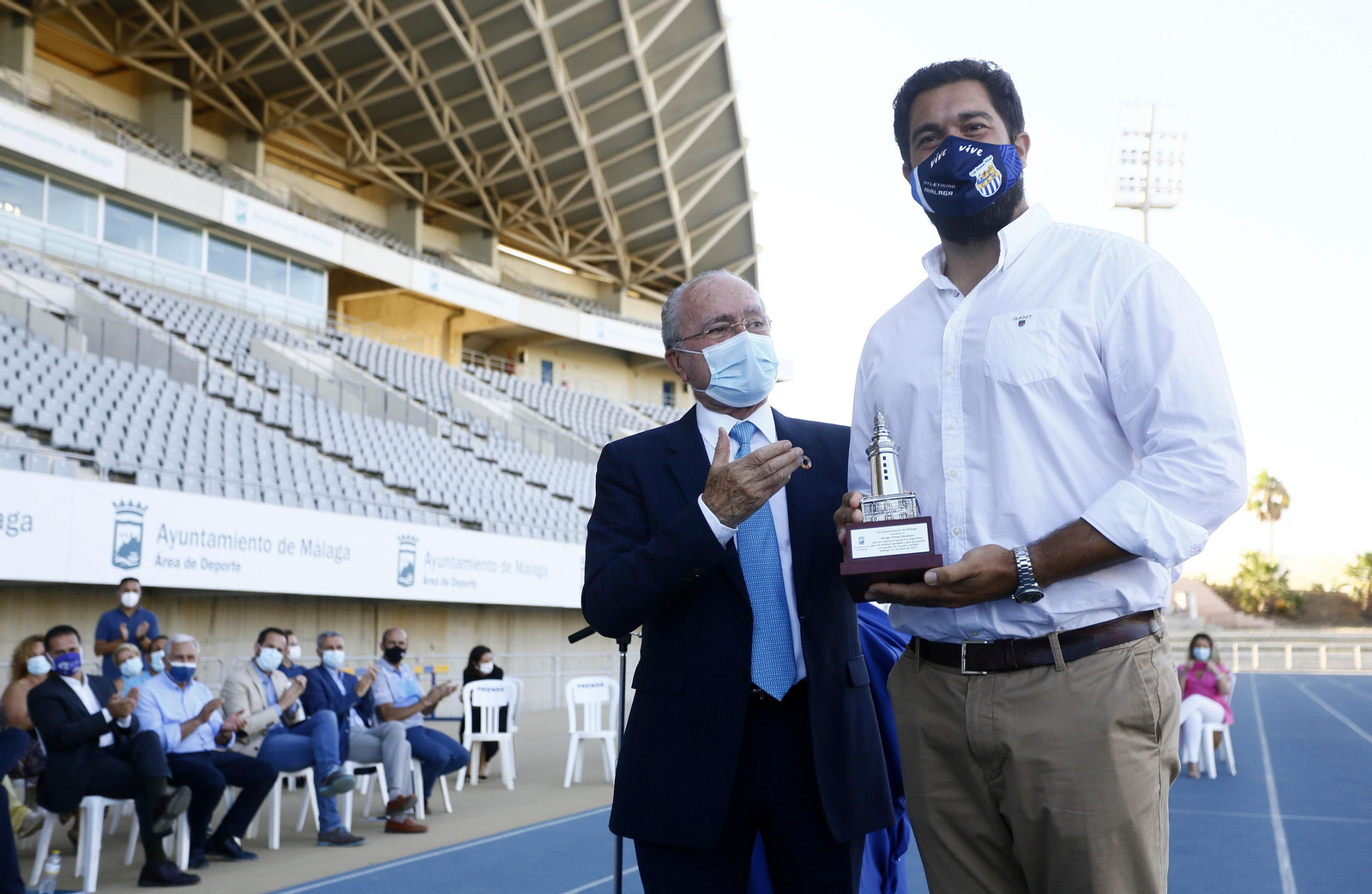 Fotos: El homenaje a Borja Vivas en el Ciudad de Málaga